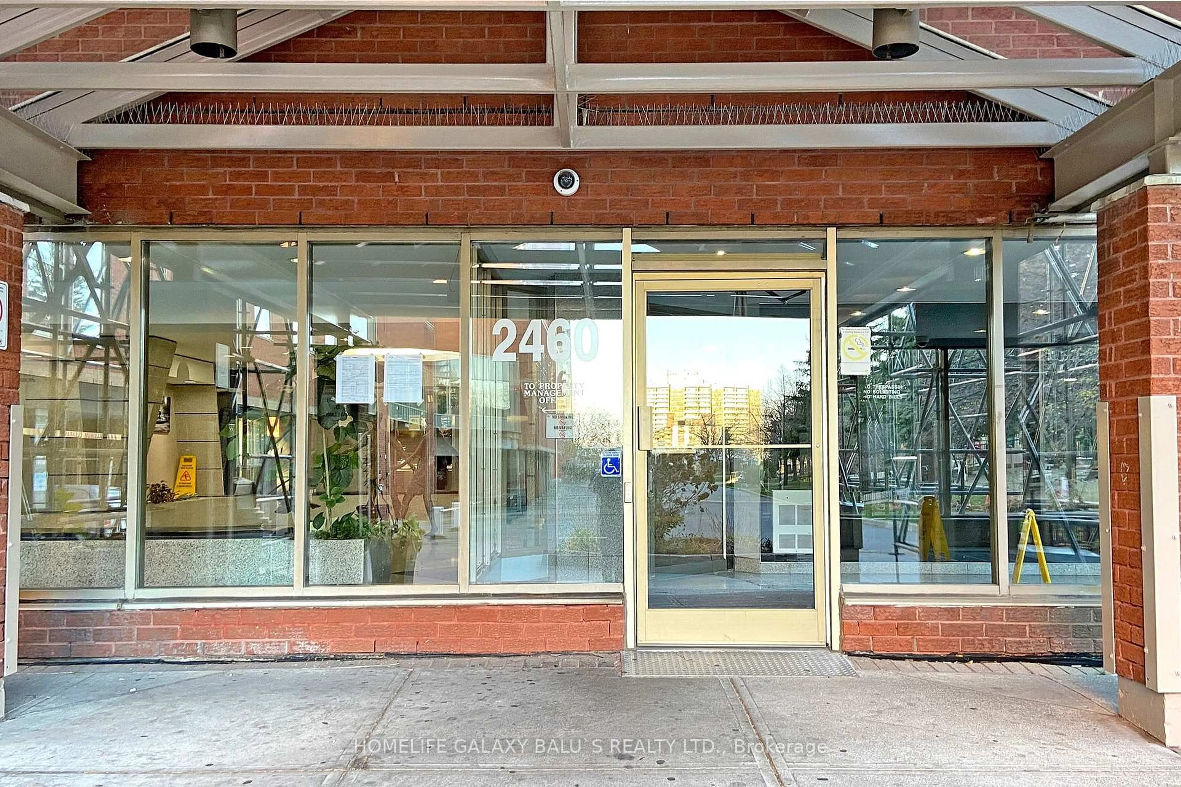 Indoor foyer for 2460 Eglinton Ave #307, Toronto Ontario M1K 5J7