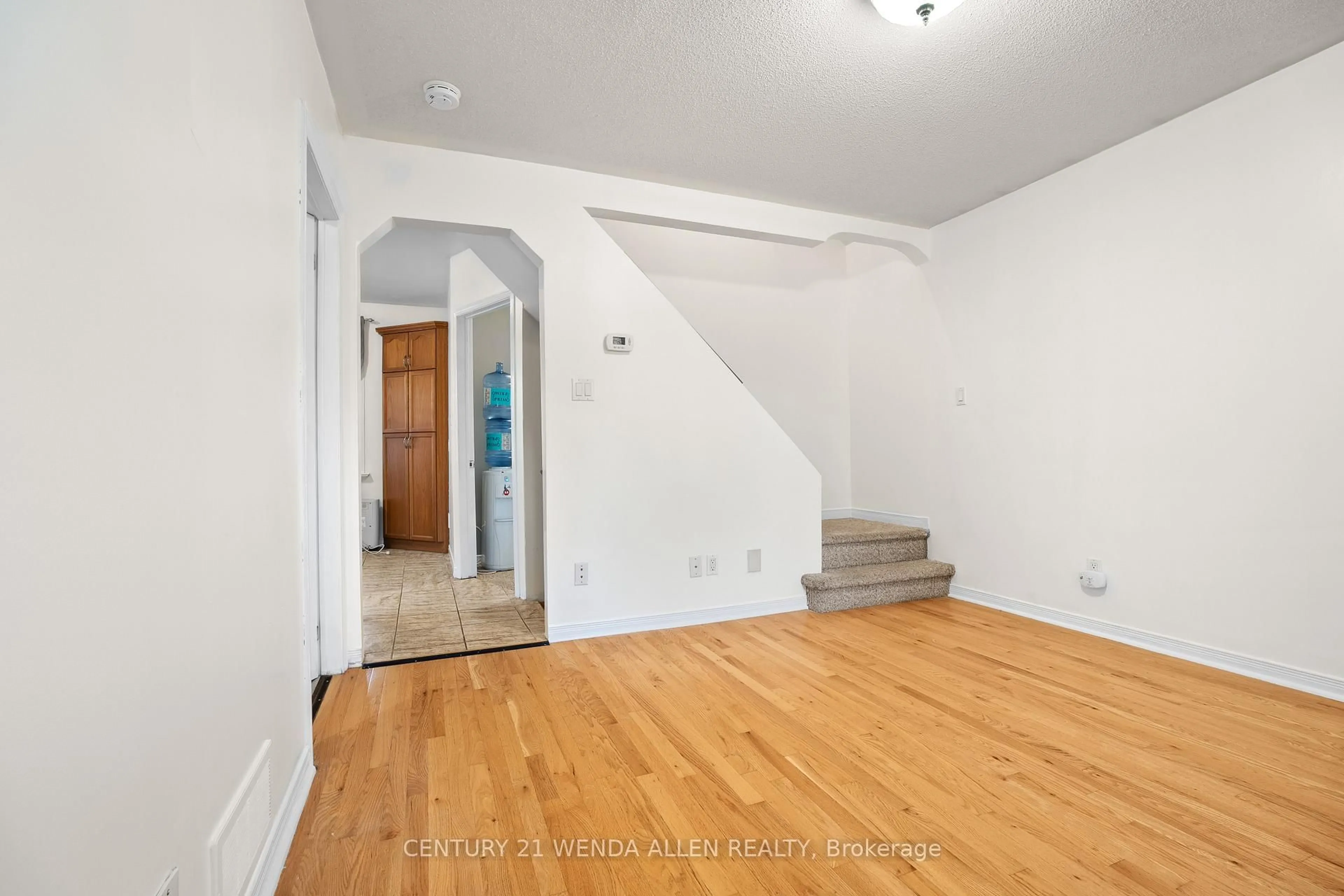 Unknown for 73 Montrave Ave, Oshawa Ontario L1J 4R6