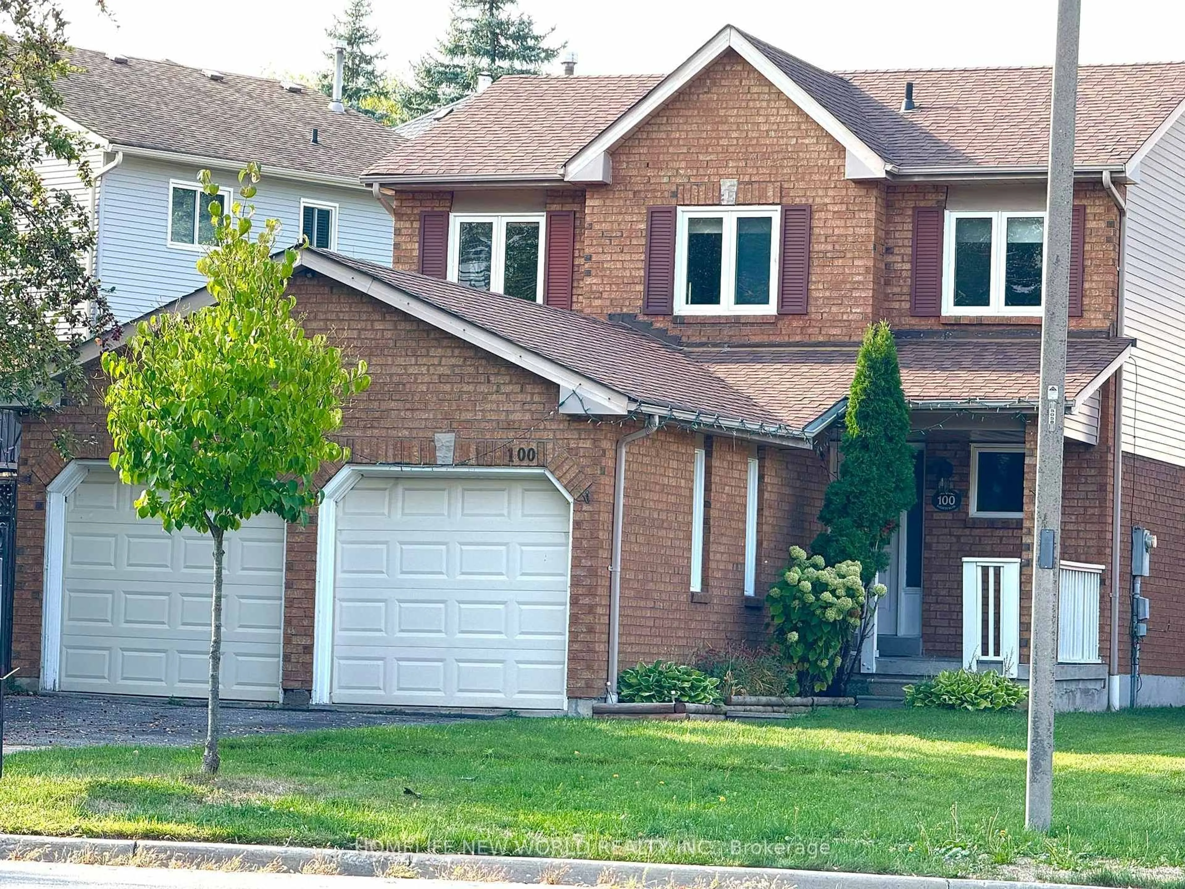 Home with brick exterior material, street for 100 Bassett Blvd, Whitby Ontario L1N 8X3