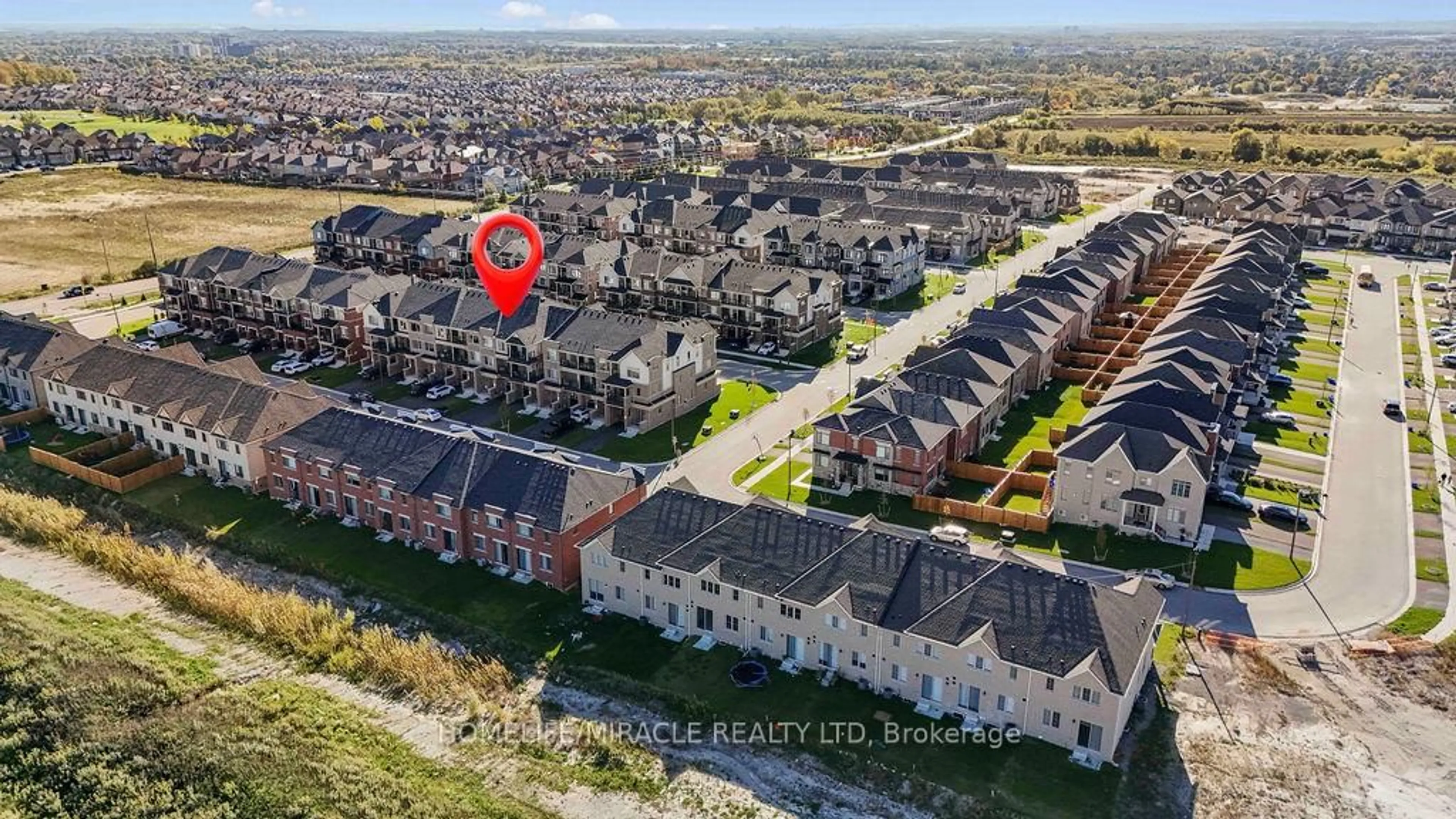 A pic from outside/outdoor area/front of a property/back of a property/a pic from drone, street for 1115 Lockie Dr, Oshawa Ontario L1L 0R9