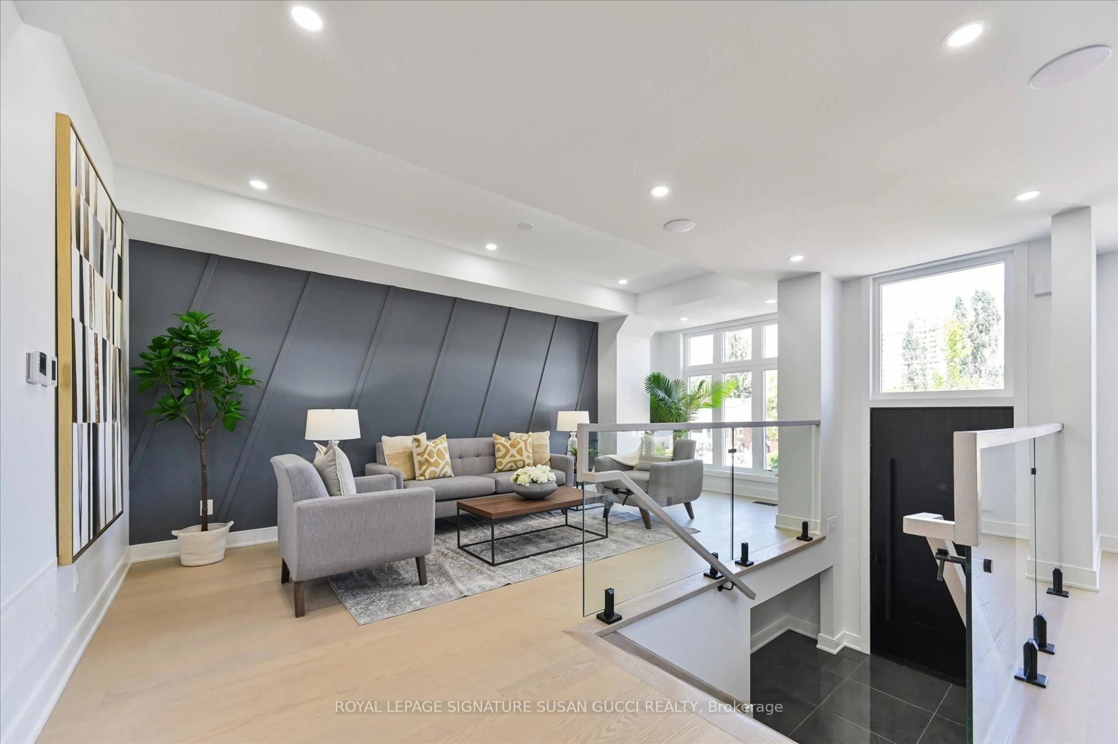 Unknown for 354 Woodmount Ave, Toronto Ontario M4C 4A5