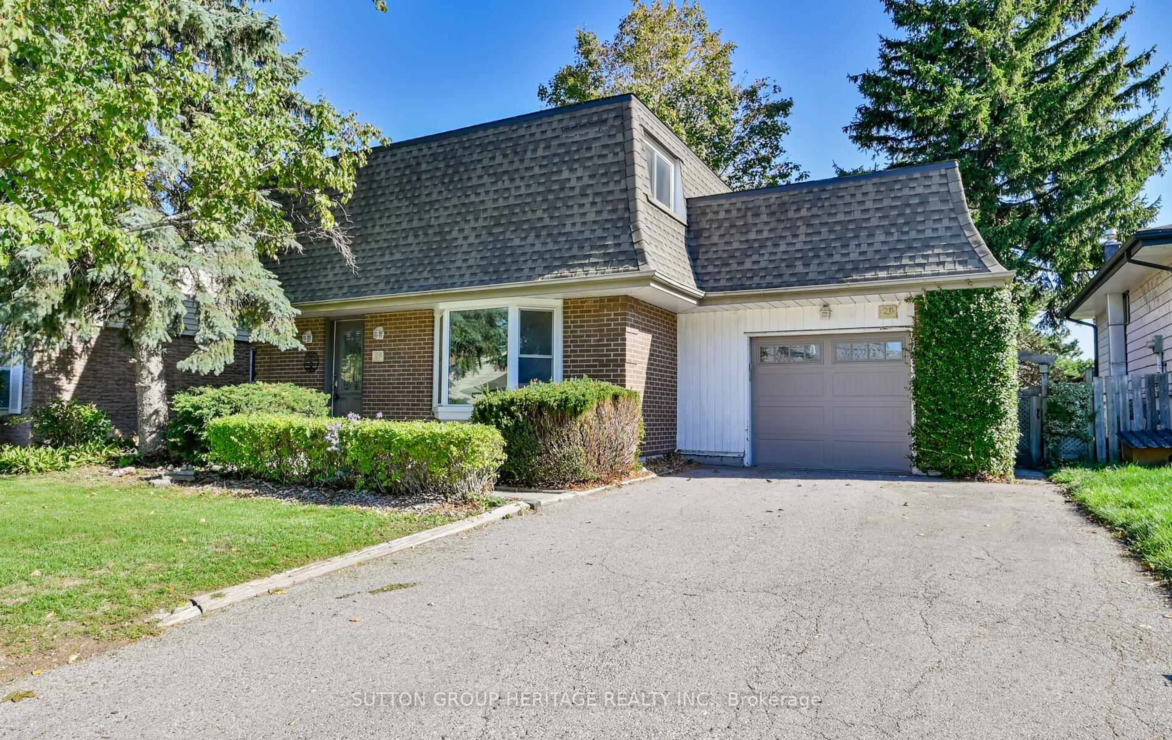 Home with brick exterior material, street for 29 Glenmount Crt, Whitby Ontario L1N 5M7