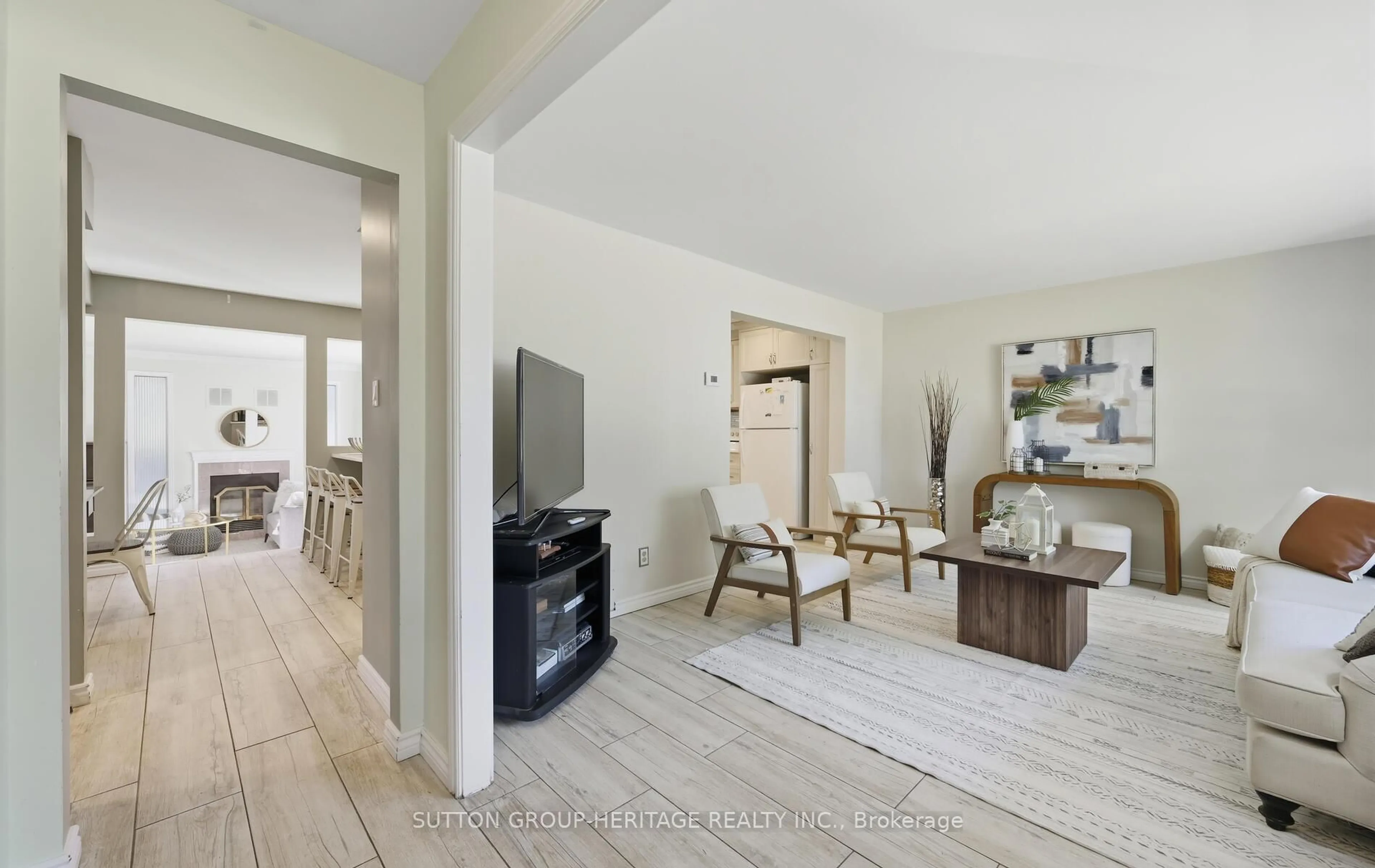 Unknown for 29 Glenmount Crt, Whitby Ontario L1N 5M7