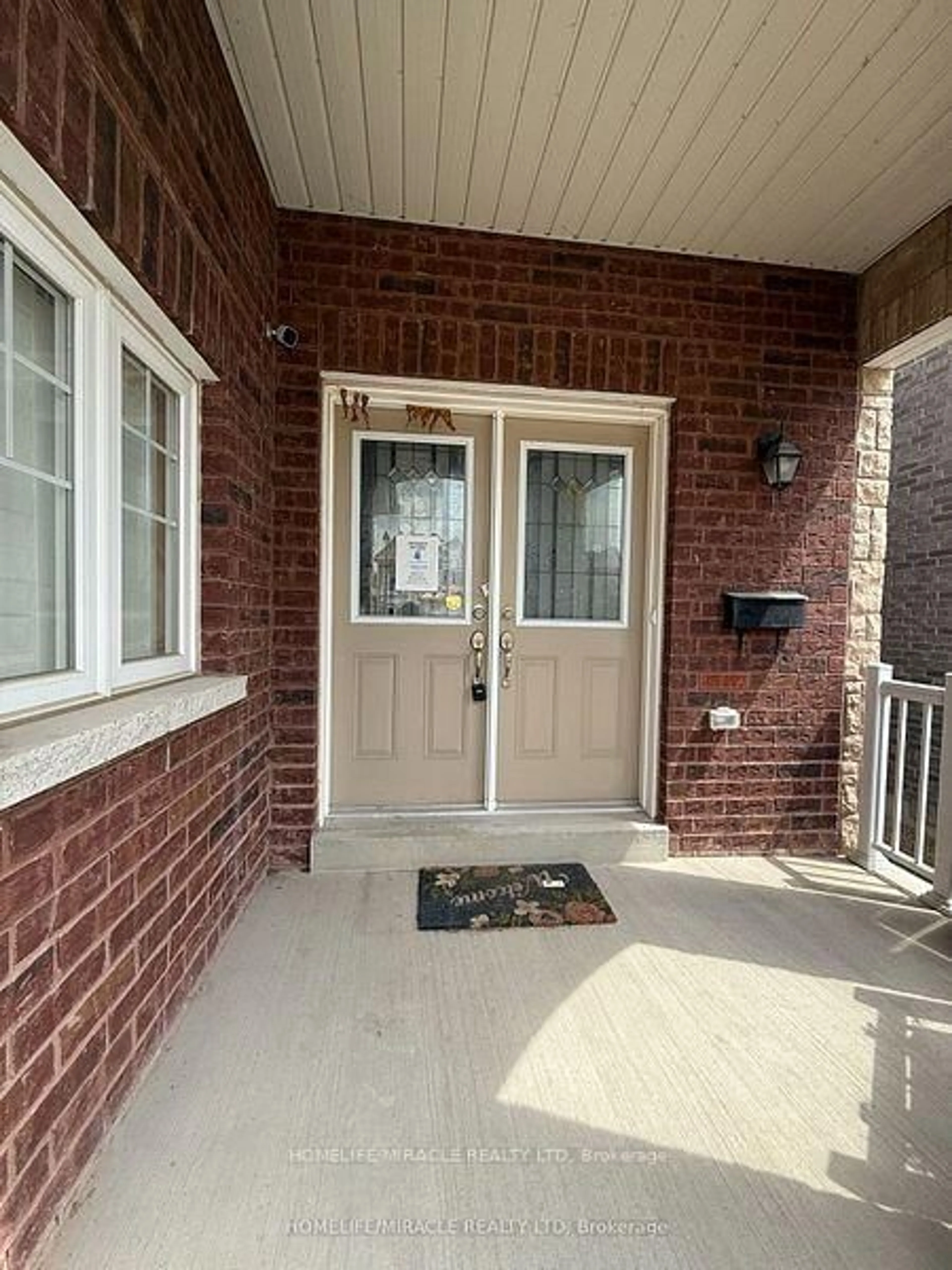 Indoor entryway for 697 Audley Rd, Ajax Ontario L1Z 0T7
