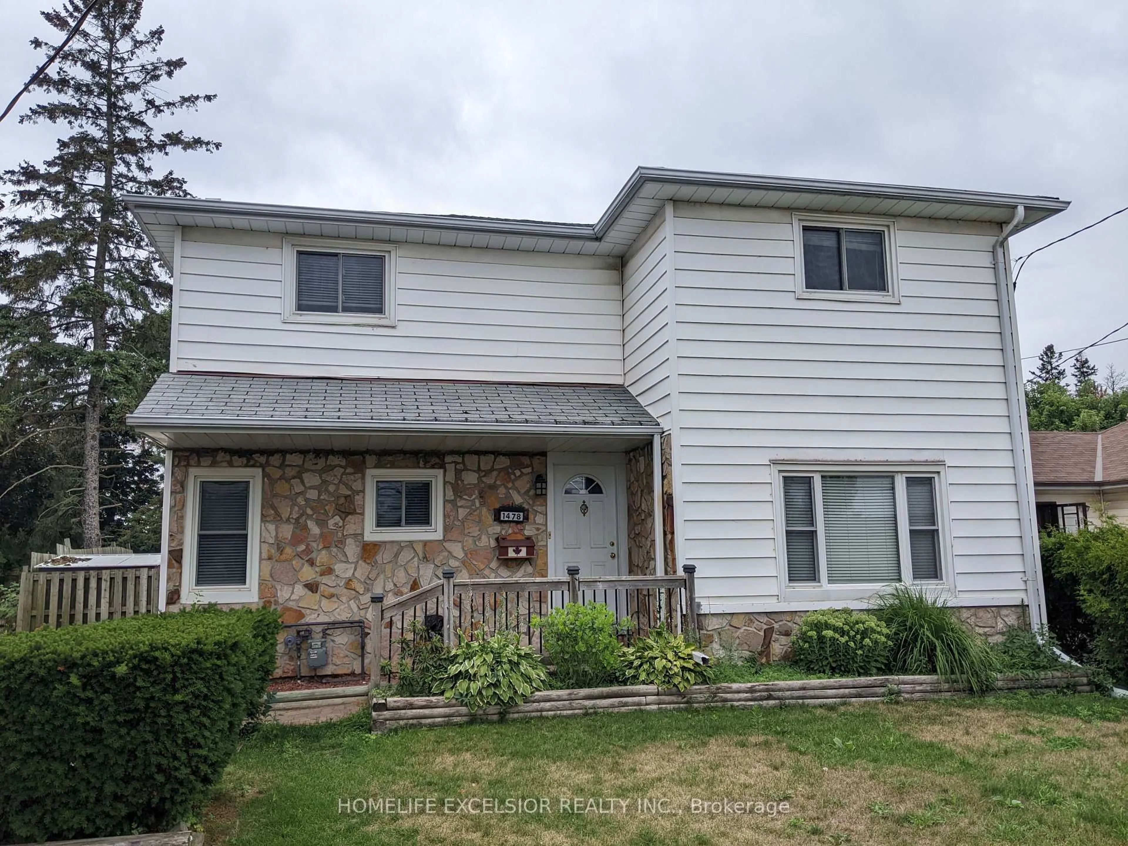 Home with vinyl exterior material, street for 1478 Simcoe St, Oshawa Ontario L1G 4X7