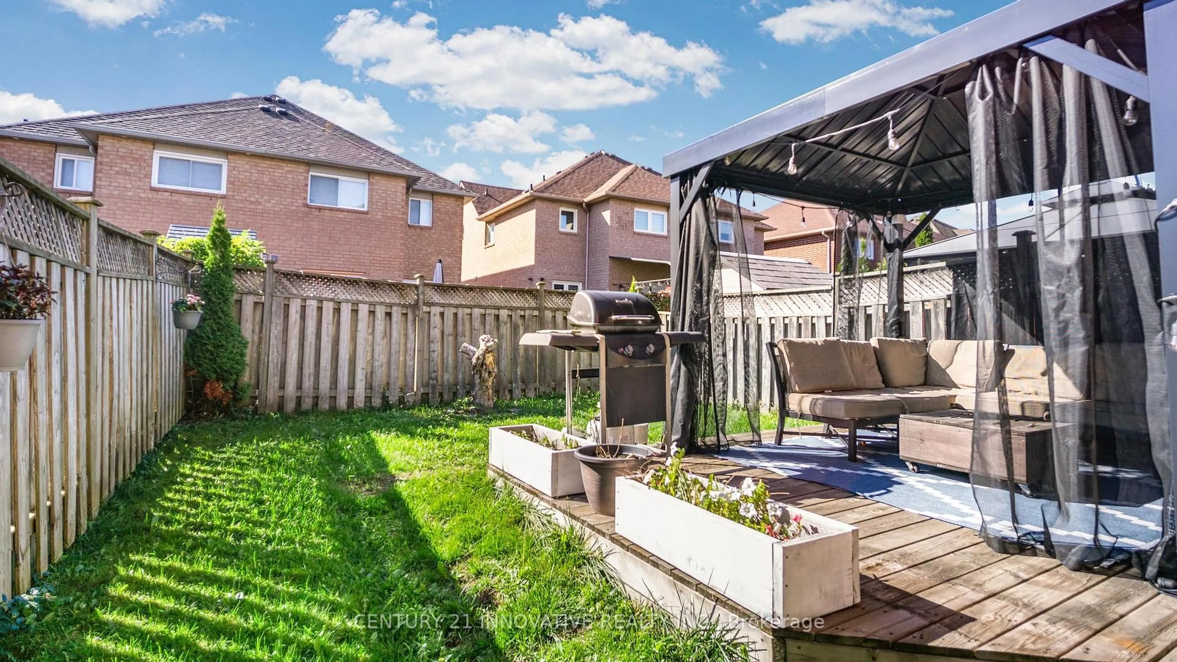 Patio, street for 1730 Silver Maple Dr, Pickering Ontario L1V 6X9