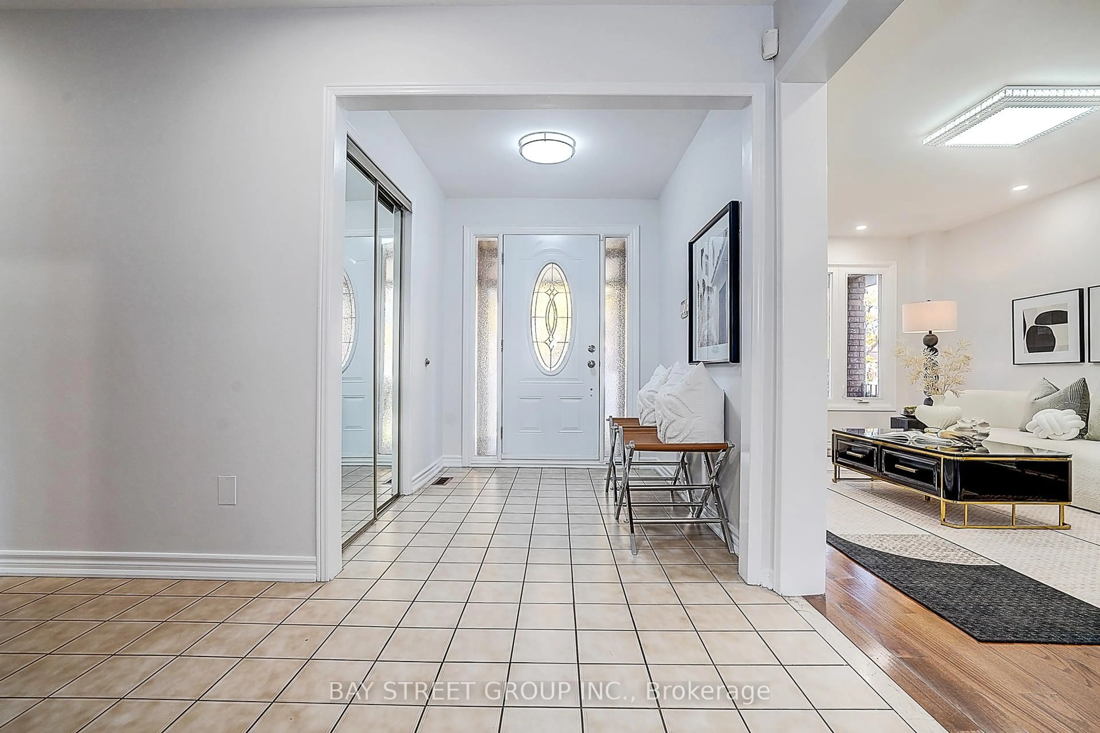 Indoor entryway for 334 Goldhawk Tr, Toronto Ontario M1V 4G2