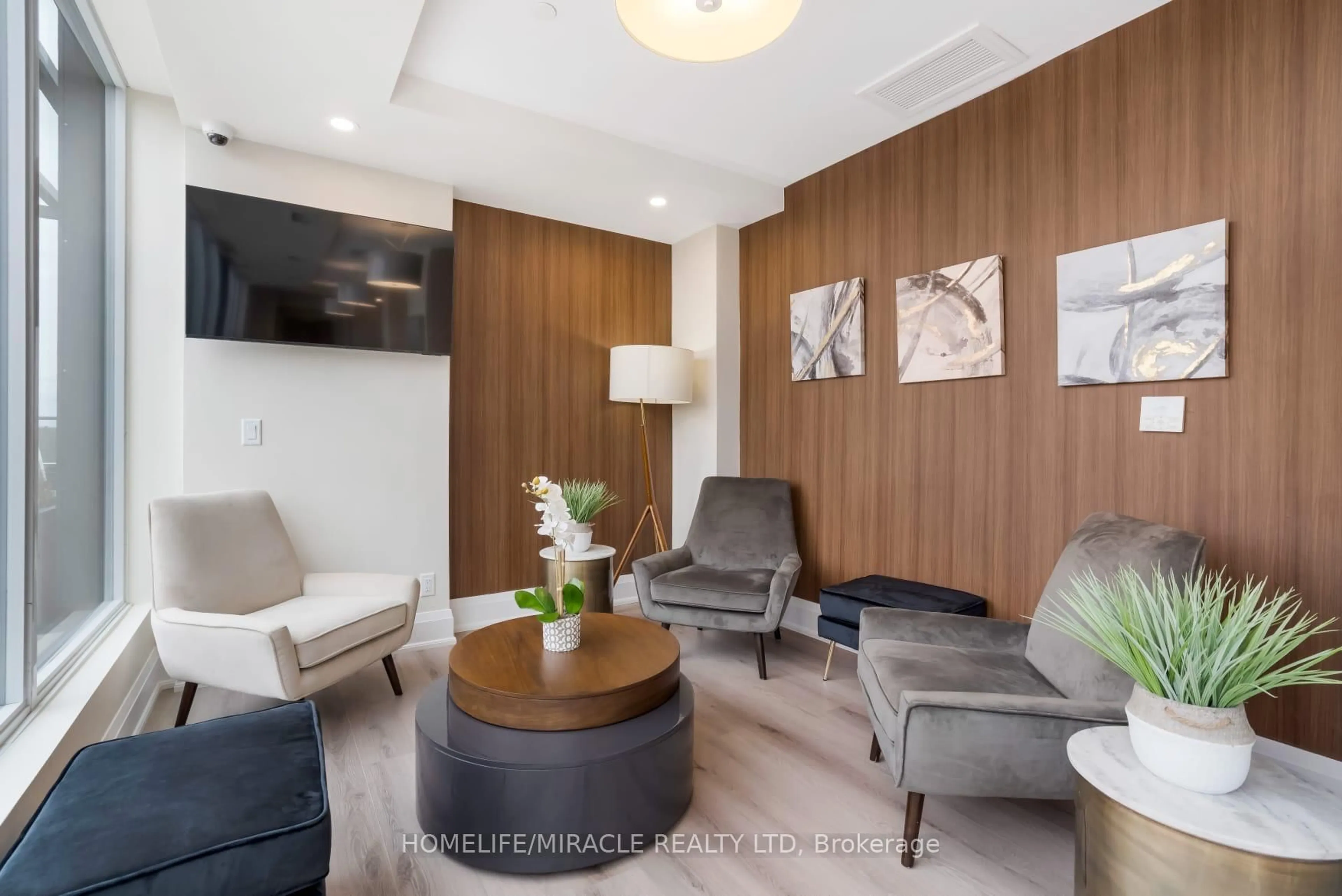 Unknown for 1316 Kingston Rd #201, Toronto Ontario M1N 1P6