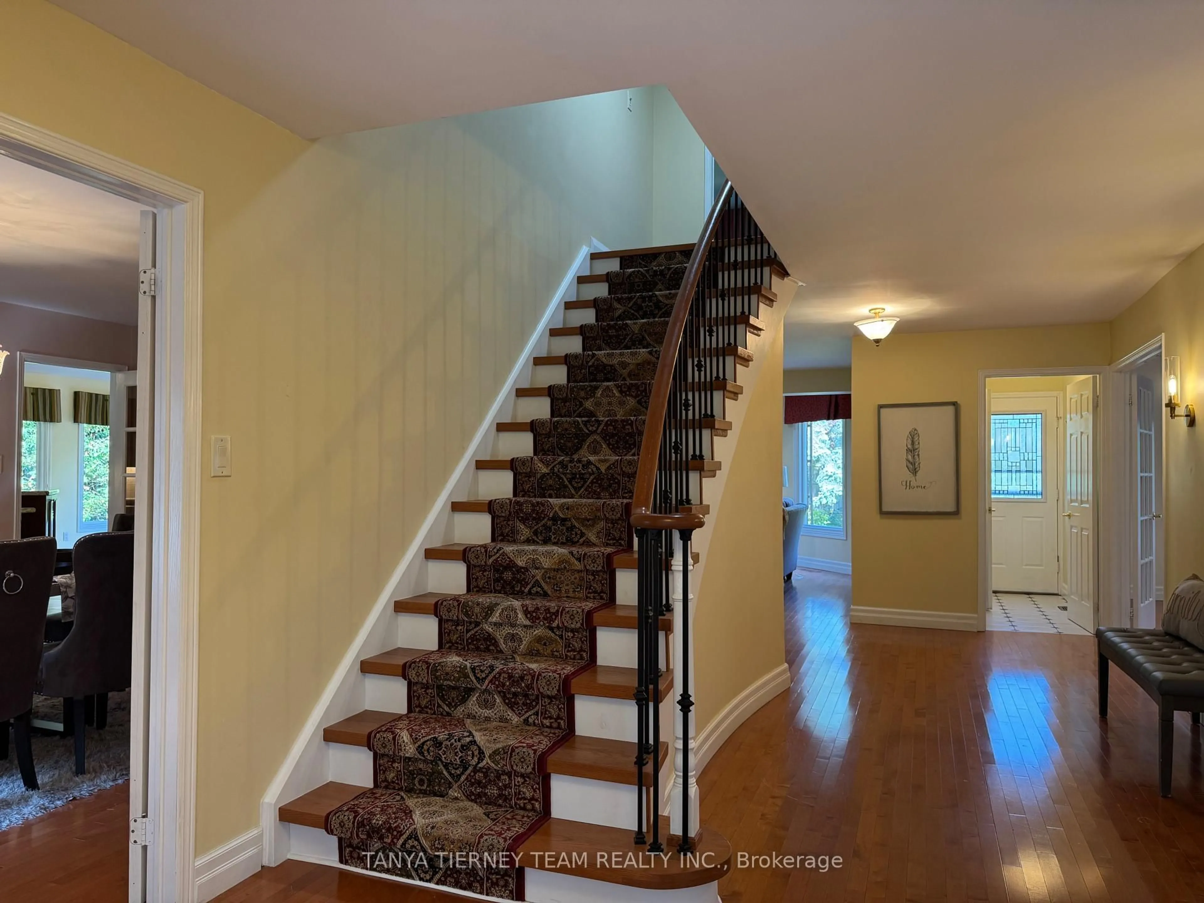 Stairs for 6 Lyndhurst Cres, Whitby Ontario L1R 1E4
