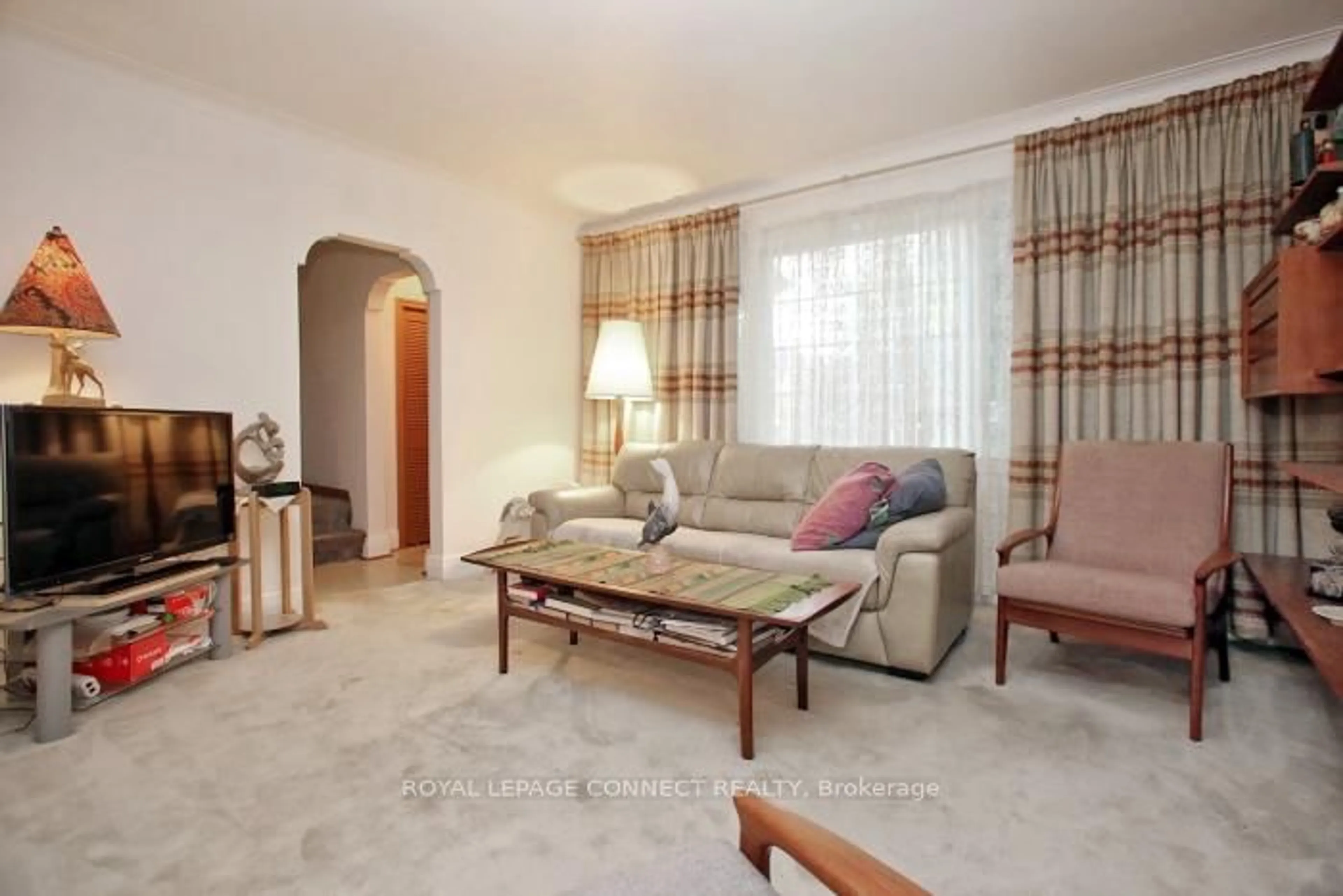 Living room with furniture, unknown for 94 Atlee Ave, Toronto Ontario M1N 3X4
