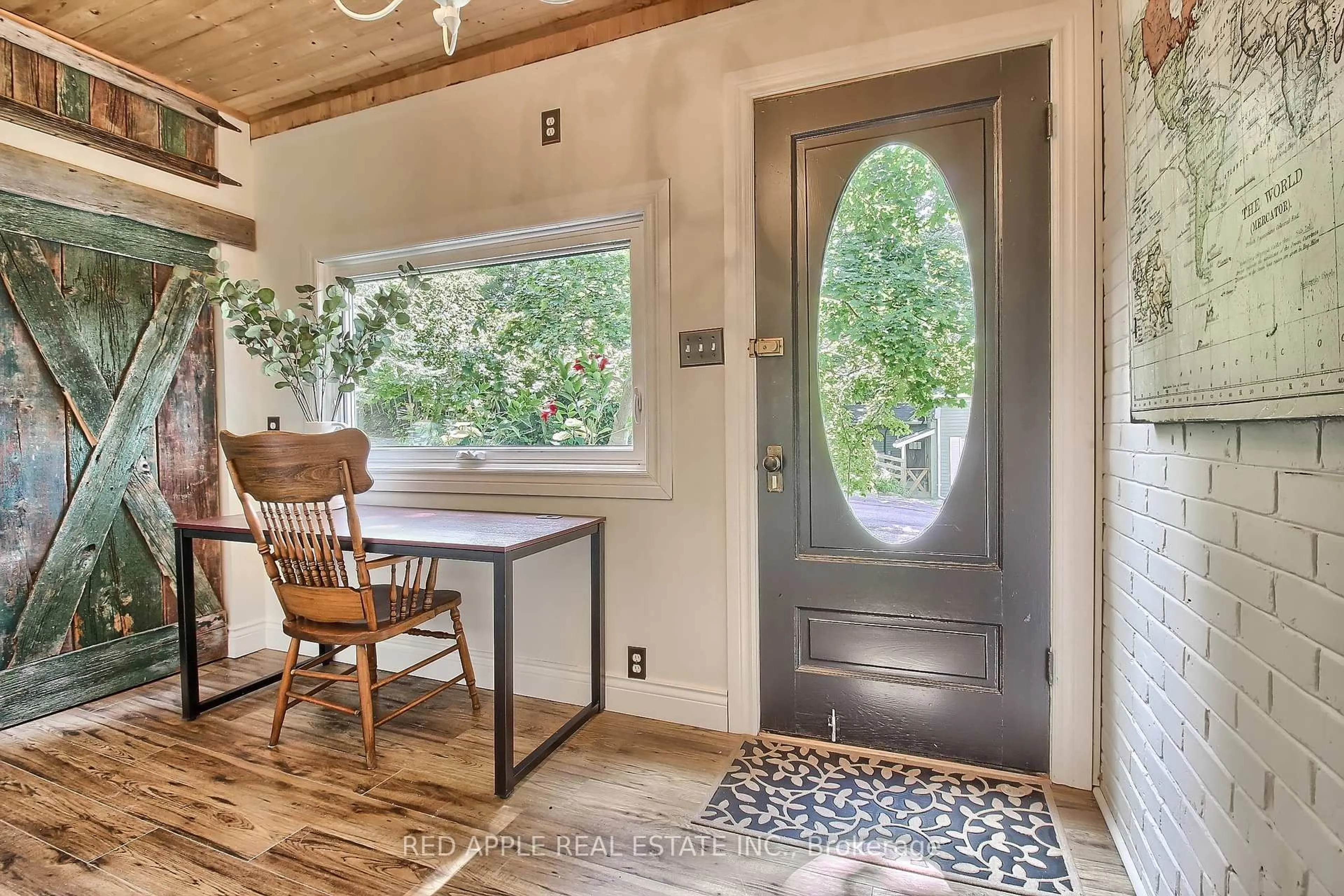 Indoor entryway for 440 Whitevale Rd, Pickering Ontario L1X 0J9