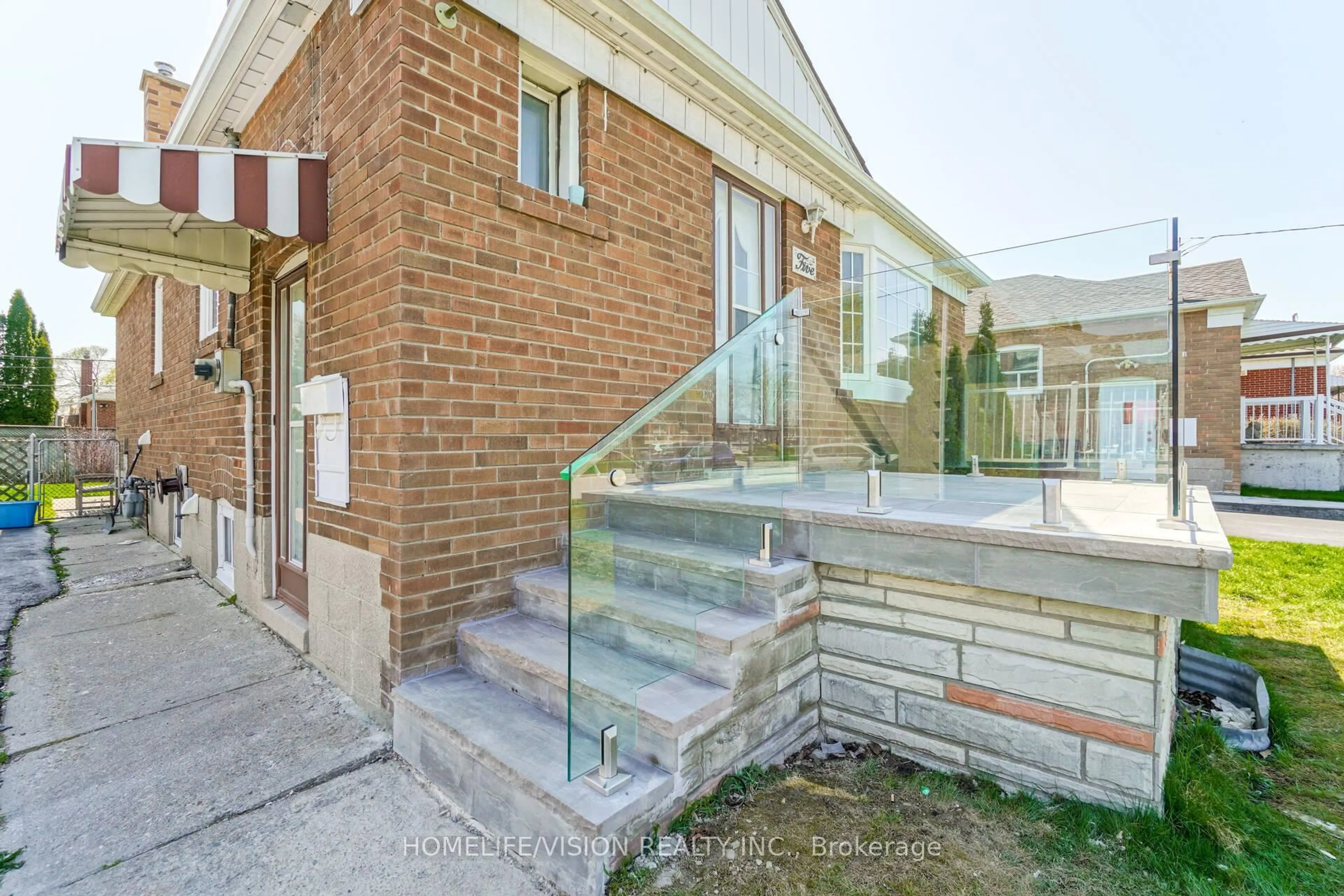 Home with brick exterior material, street for 5 Orlando Blvd, Toronto Ontario M1R 3N5