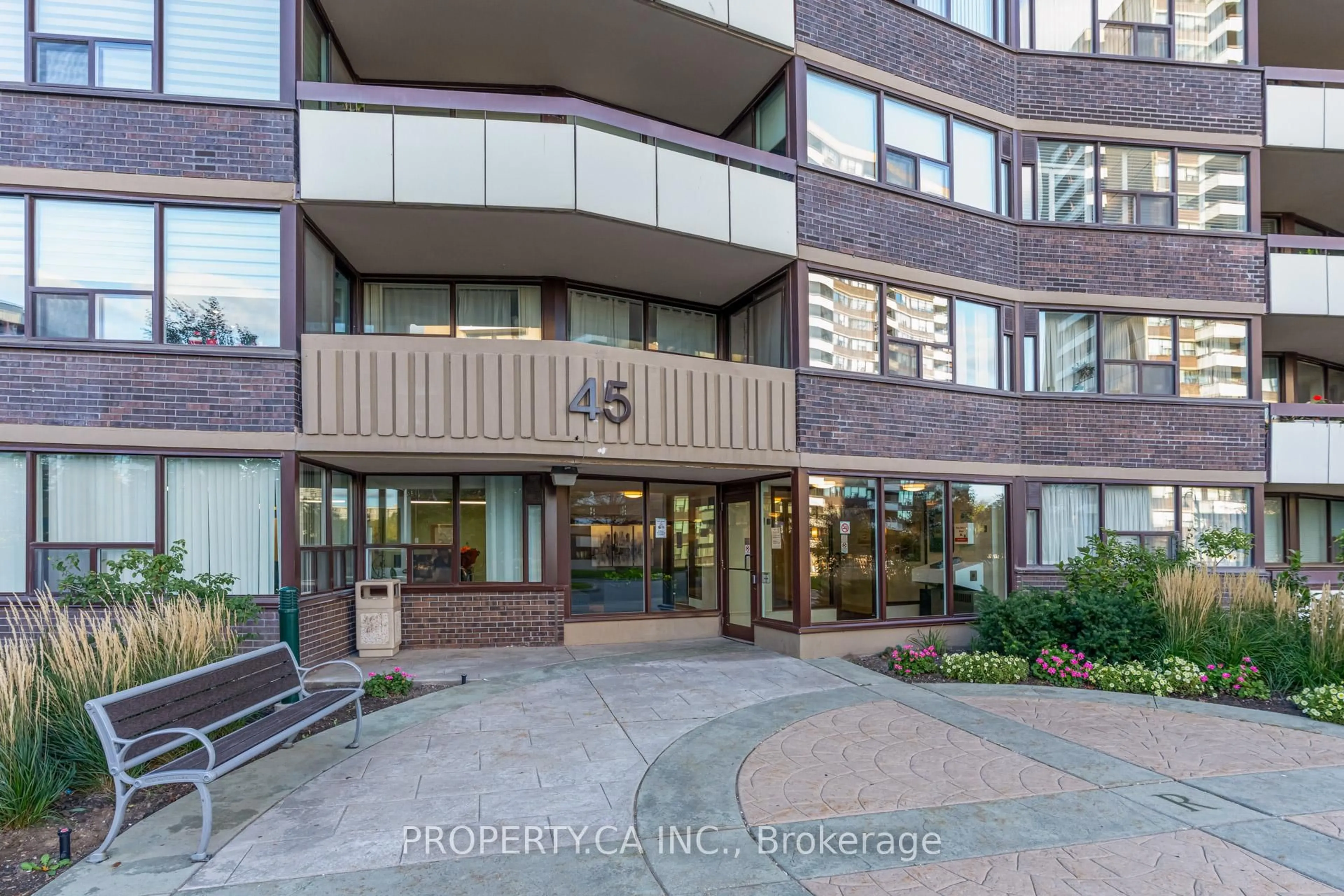 Indoor foyer for 45 Huntingdale Blvd #106, Toronto Ontario M1W 2N8