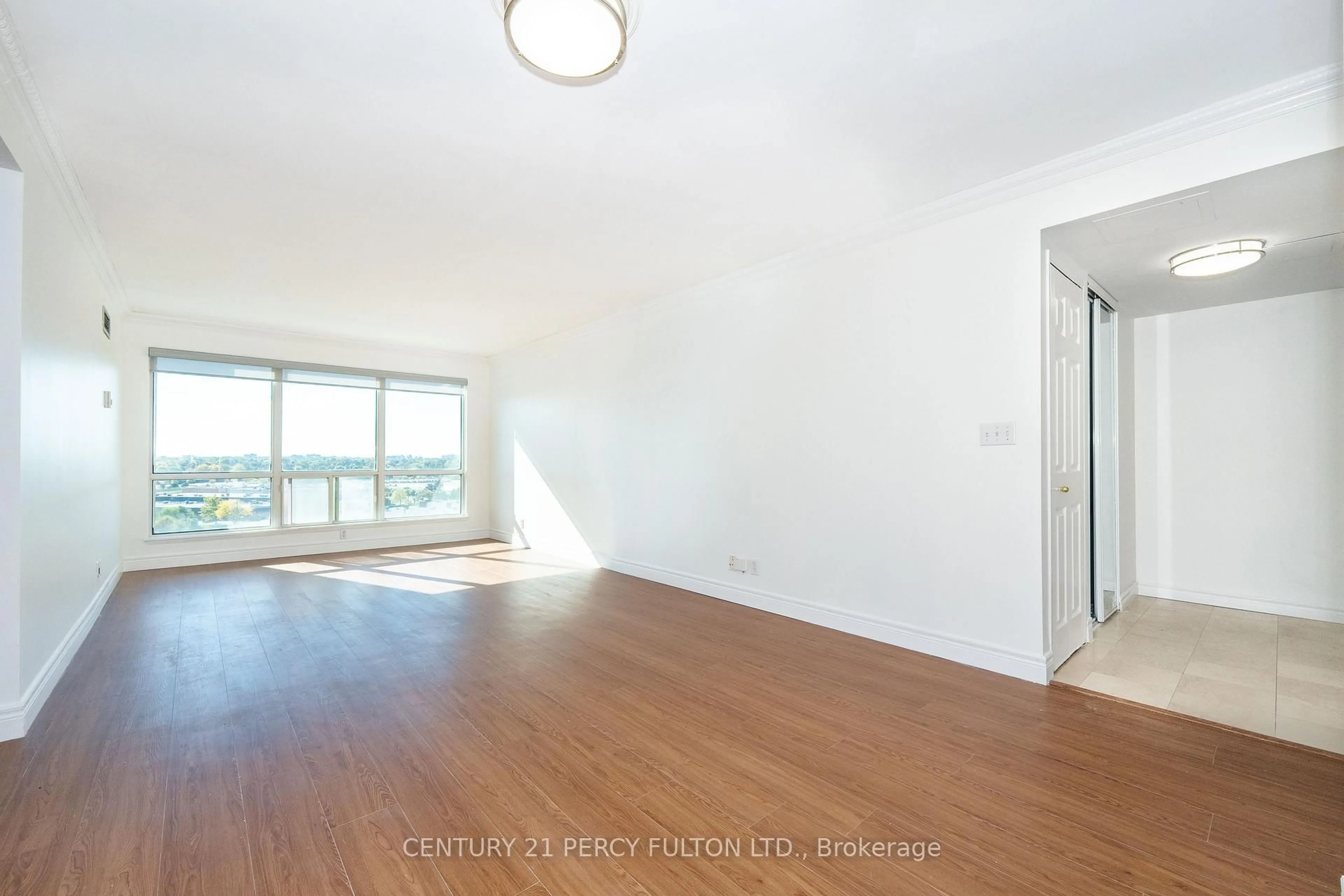 A pic of a room for 8 Lee Centre Dr #1007, Toronto Ontario M1H 3H8