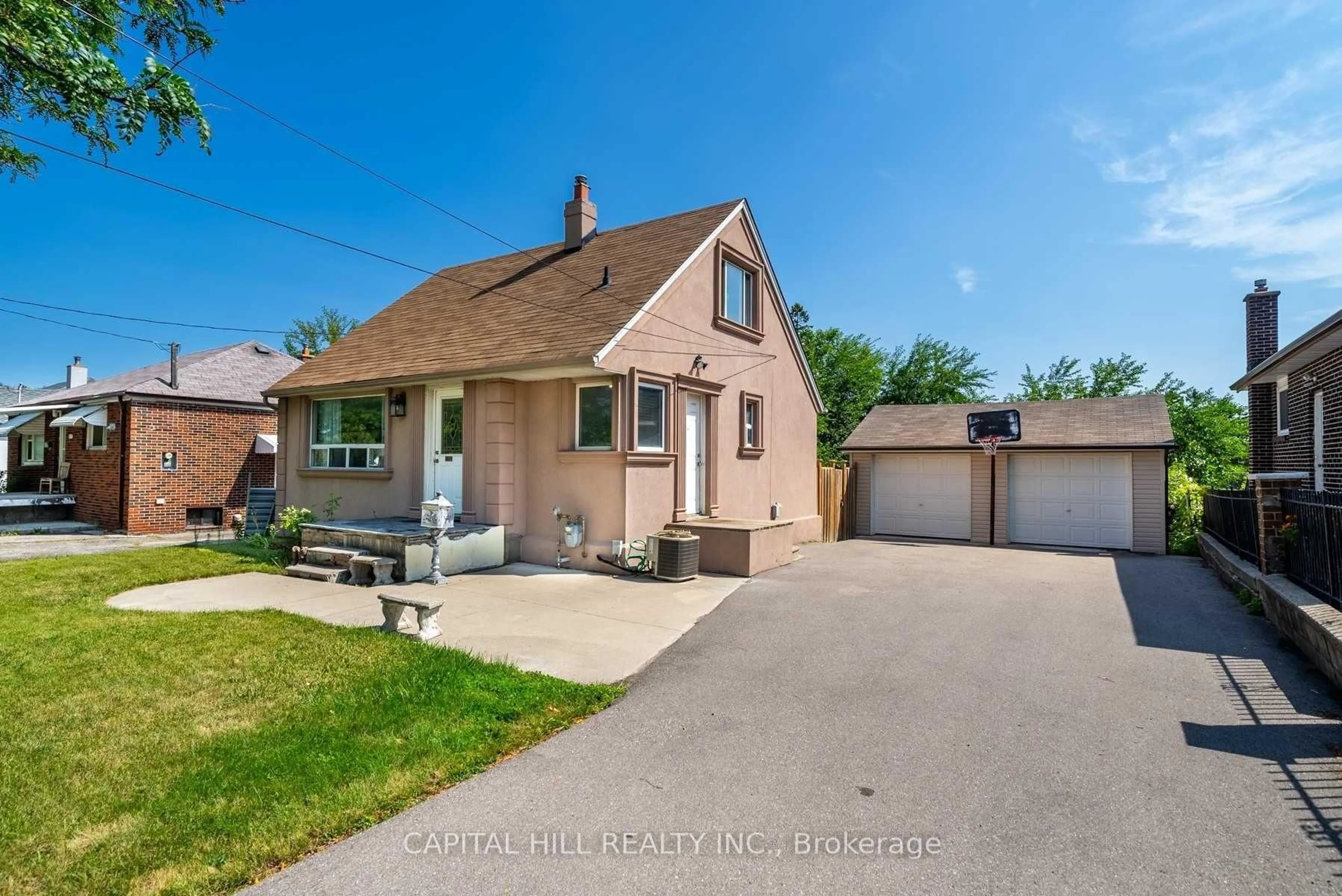 A pic from outside/outdoor area/front of a property/back of a property/a pic from drone, street for 1223A Pharmacy Ave, Toronto Ontario M1R 2H8