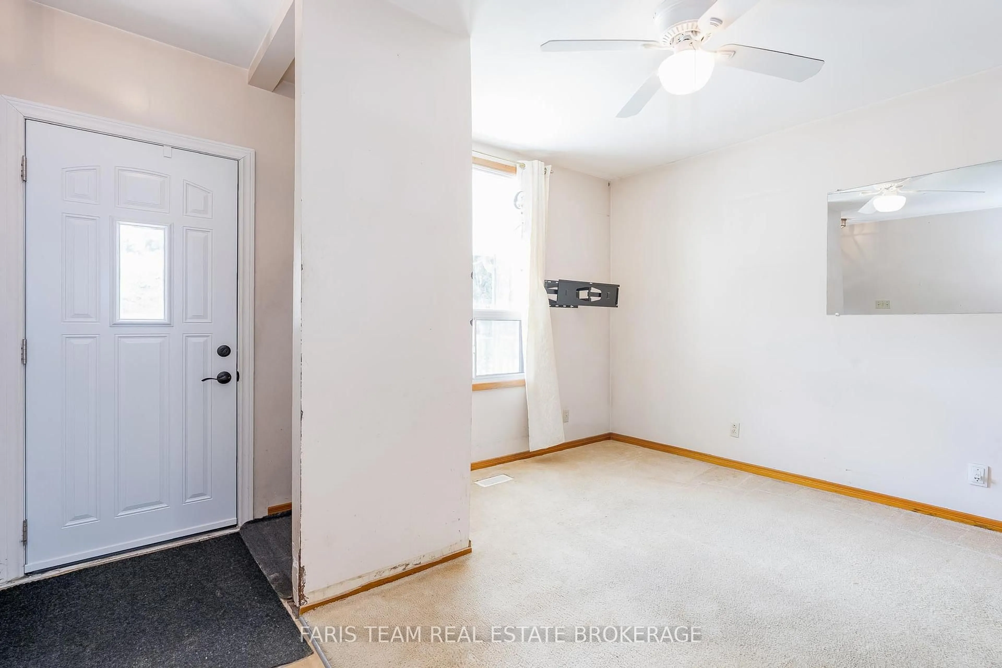 Indoor entryway for 26 Queensdale Ave, Toronto Ontario M4J 1X9