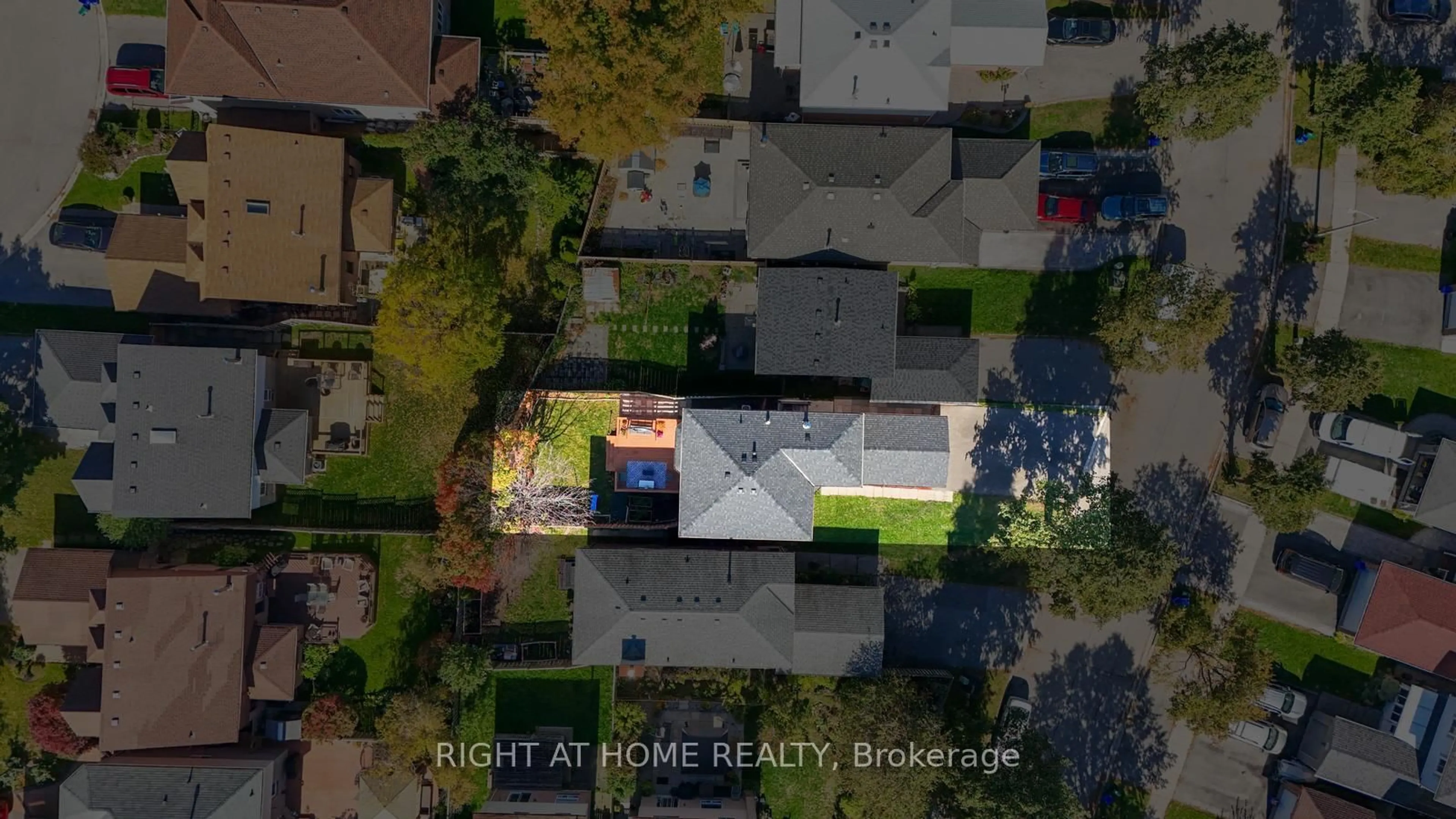 A pic from outside/outdoor area/front of a property/back of a property/a pic from drone, street for 52 Dobson Dr, Ajax Ontario L1S 5E9