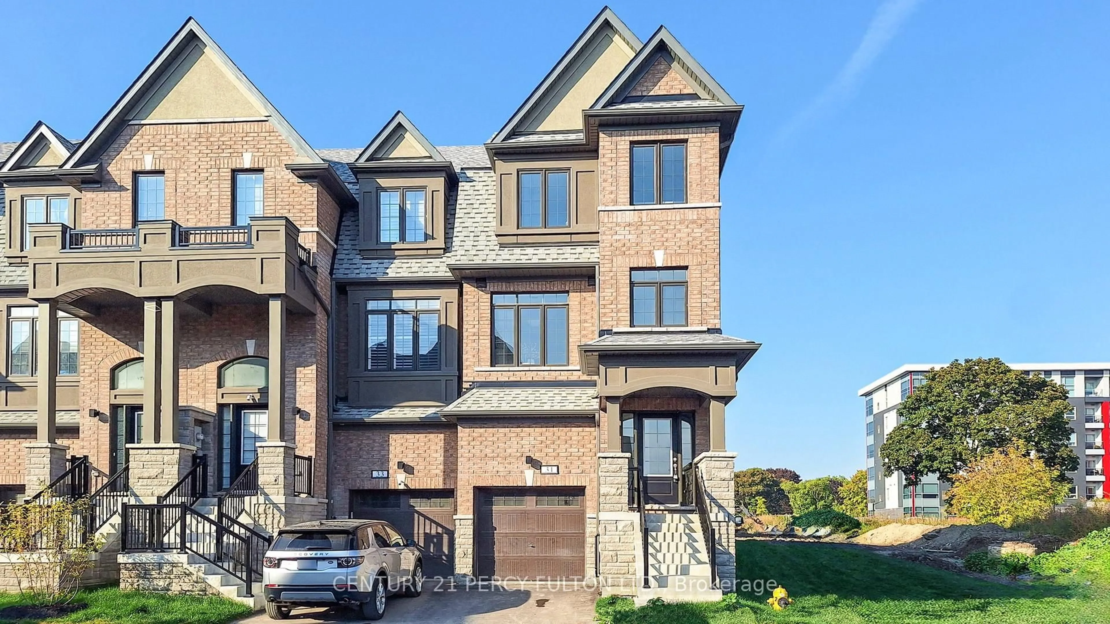 Home with brick exterior material, street for 31 Selfridge Way, Whitby Ontario L1N 0N9