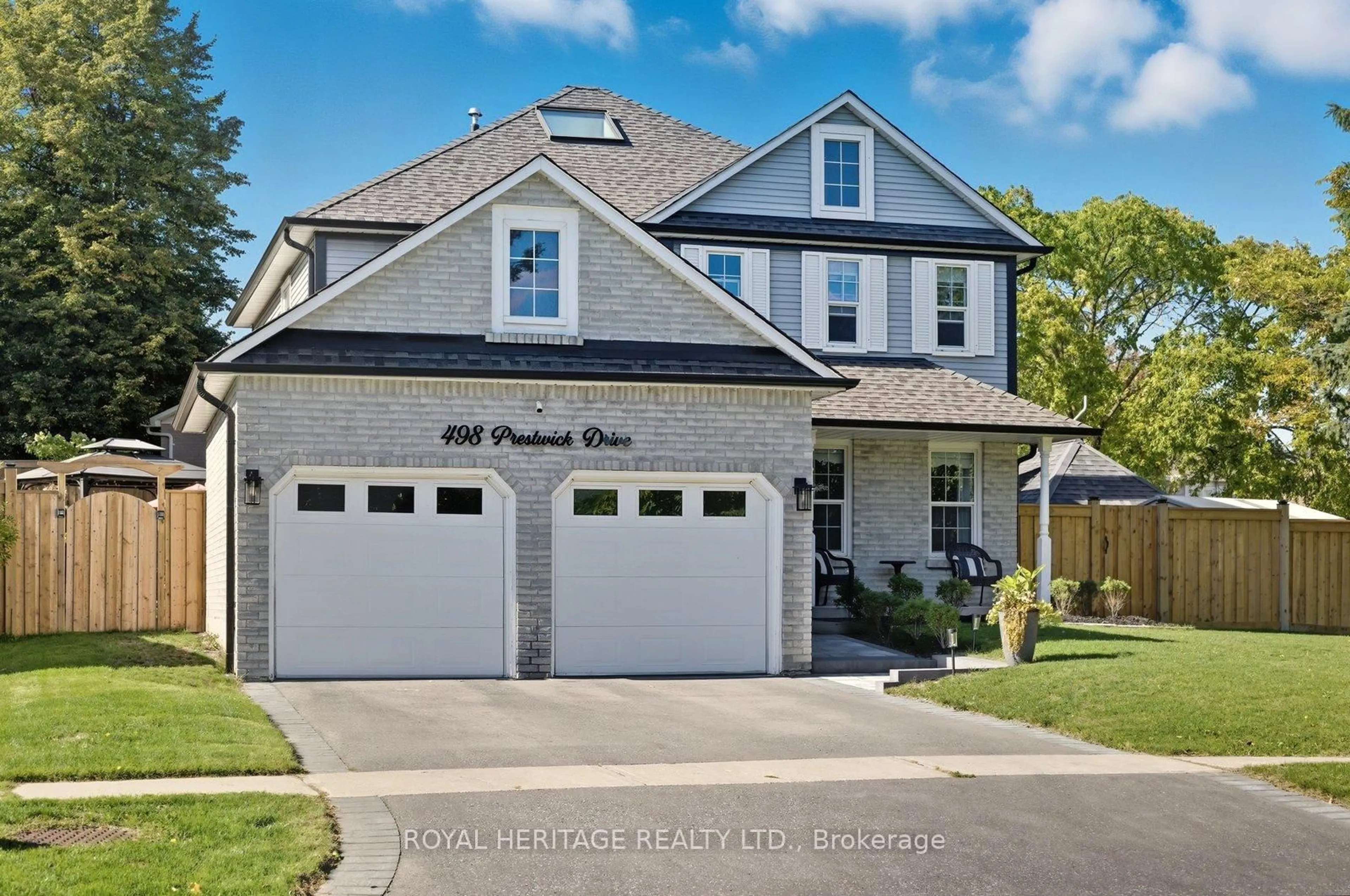 Home with vinyl exterior material, street for 498 Prestwick Dr, Oshawa Ontario L1J 7R2