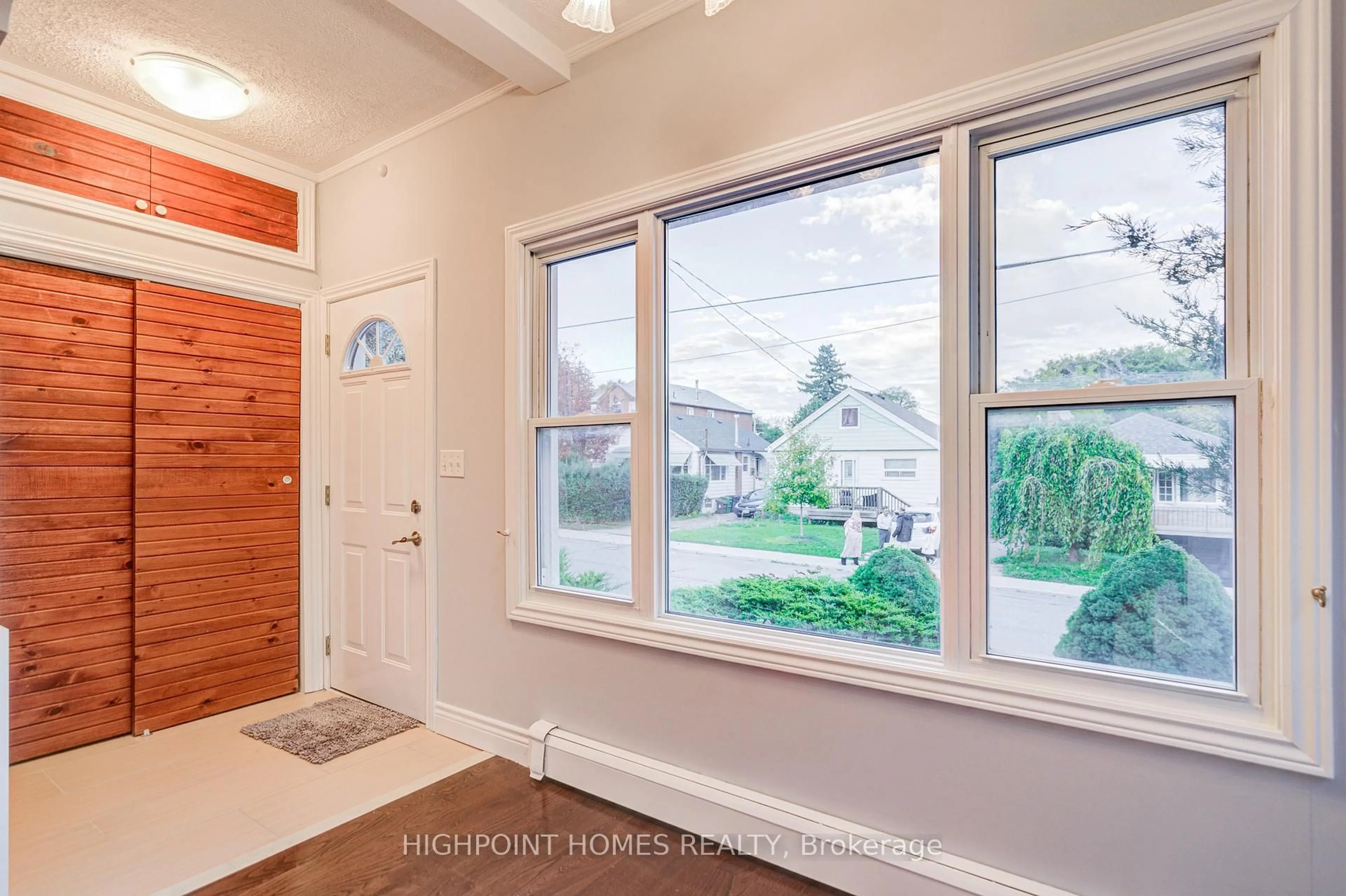 Indoor entryway for 50 South Woodrow Blvd, Toronto Ontario M1N 3L6