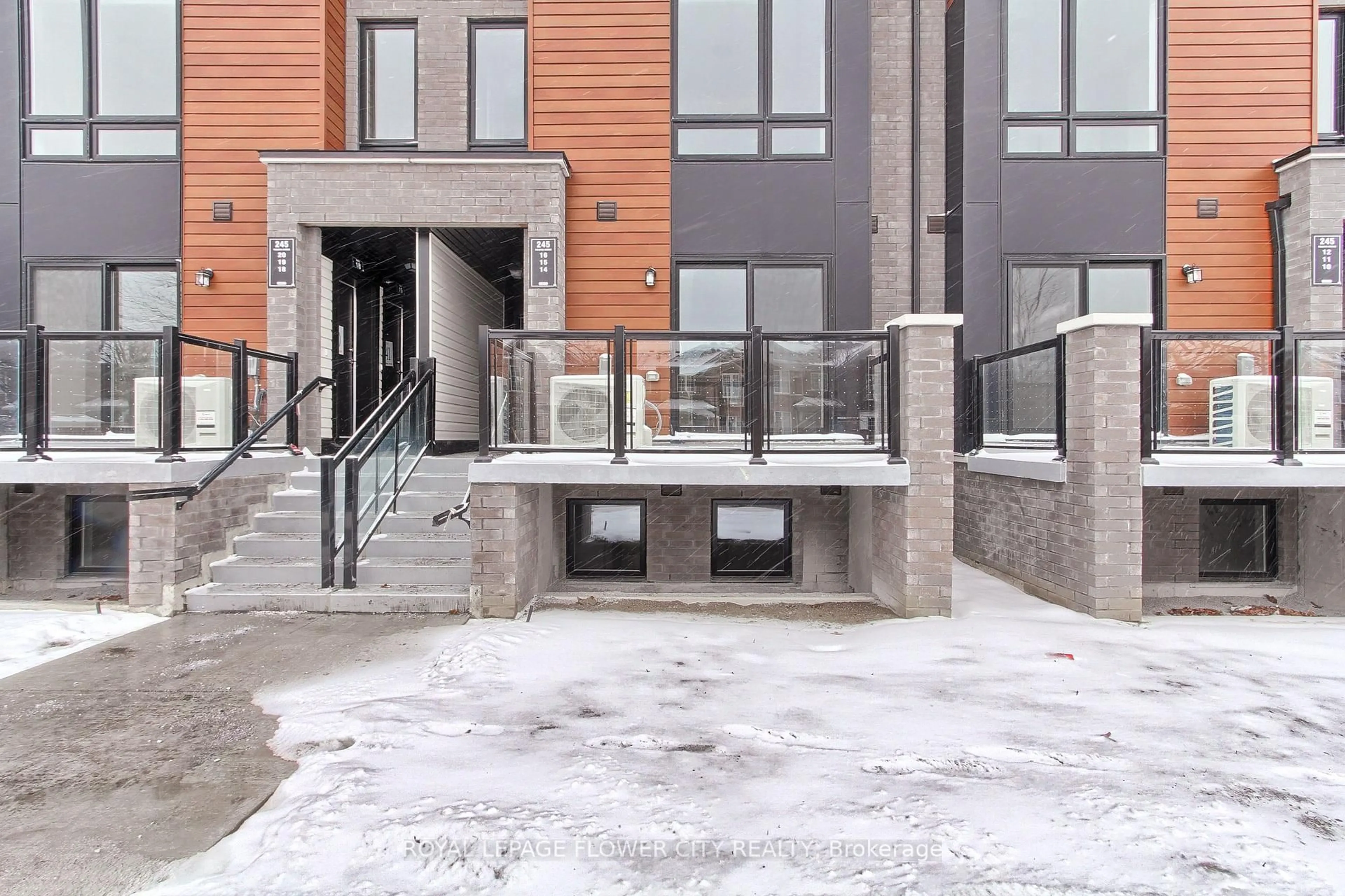 Patio, unknown for 245 Mclevin Ave #14, Toronto Ontario M1B 0E8