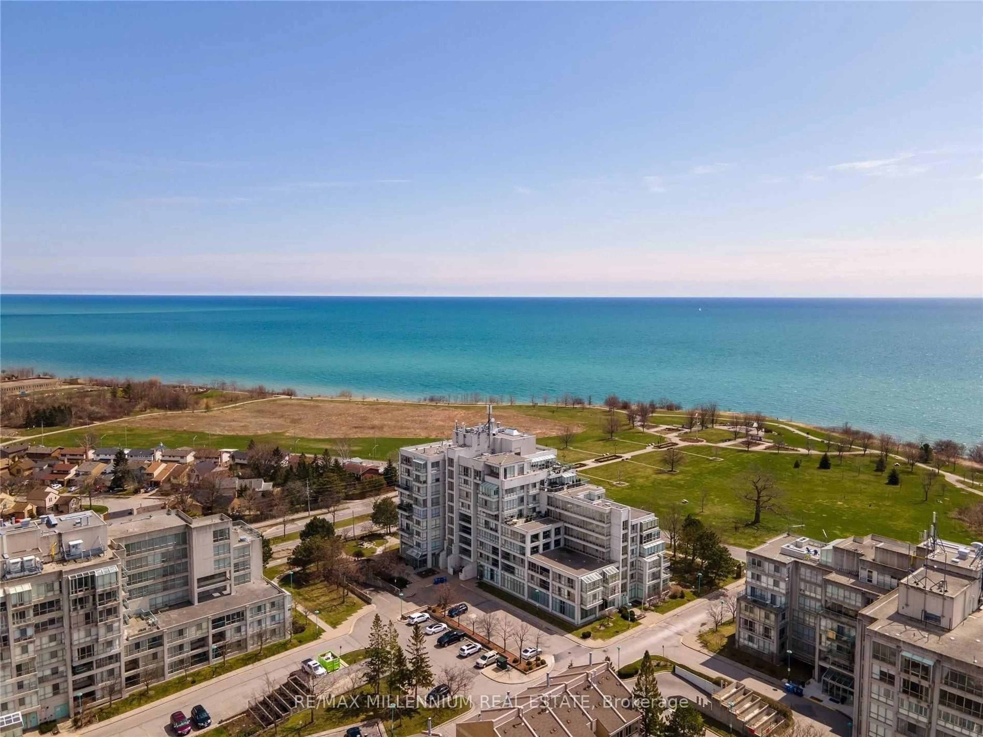 A pic from outside/outdoor area/front of a property/back of a property/a pic from drone, water/lake/river/ocean view for 62 Cumberland Lane, Ajax Ontario L1S 7K4