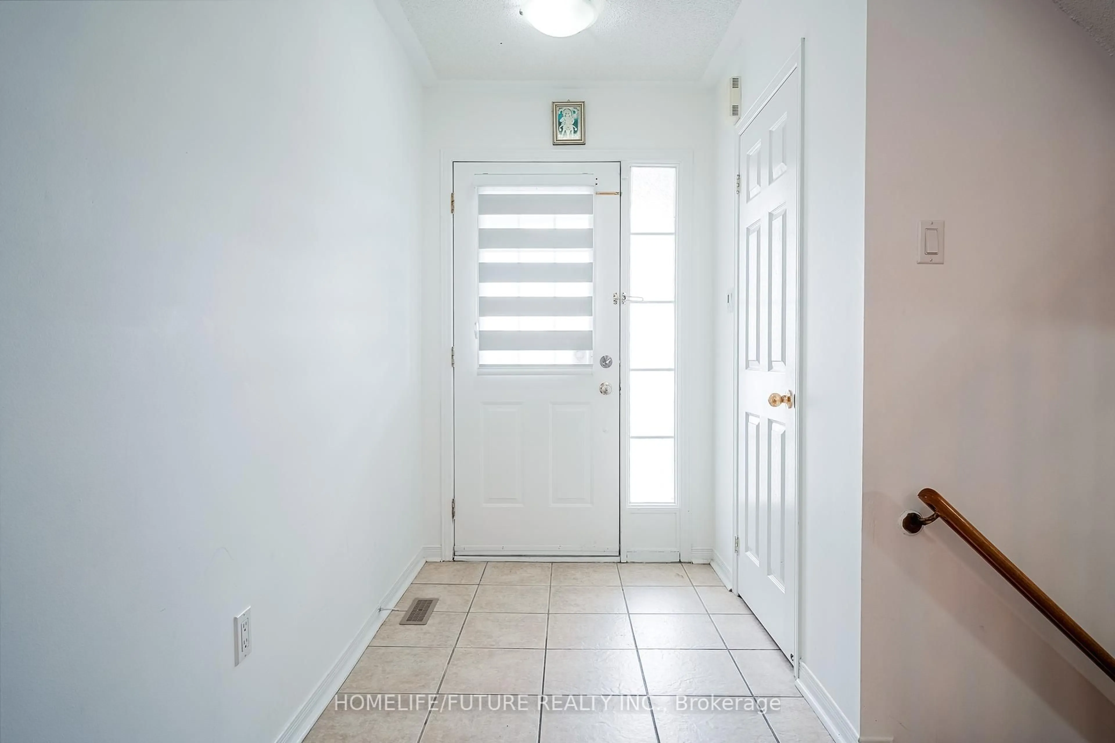 Indoor entryway for 18 Mansbridge Cres, Ajax Ontario L1Z 1S3