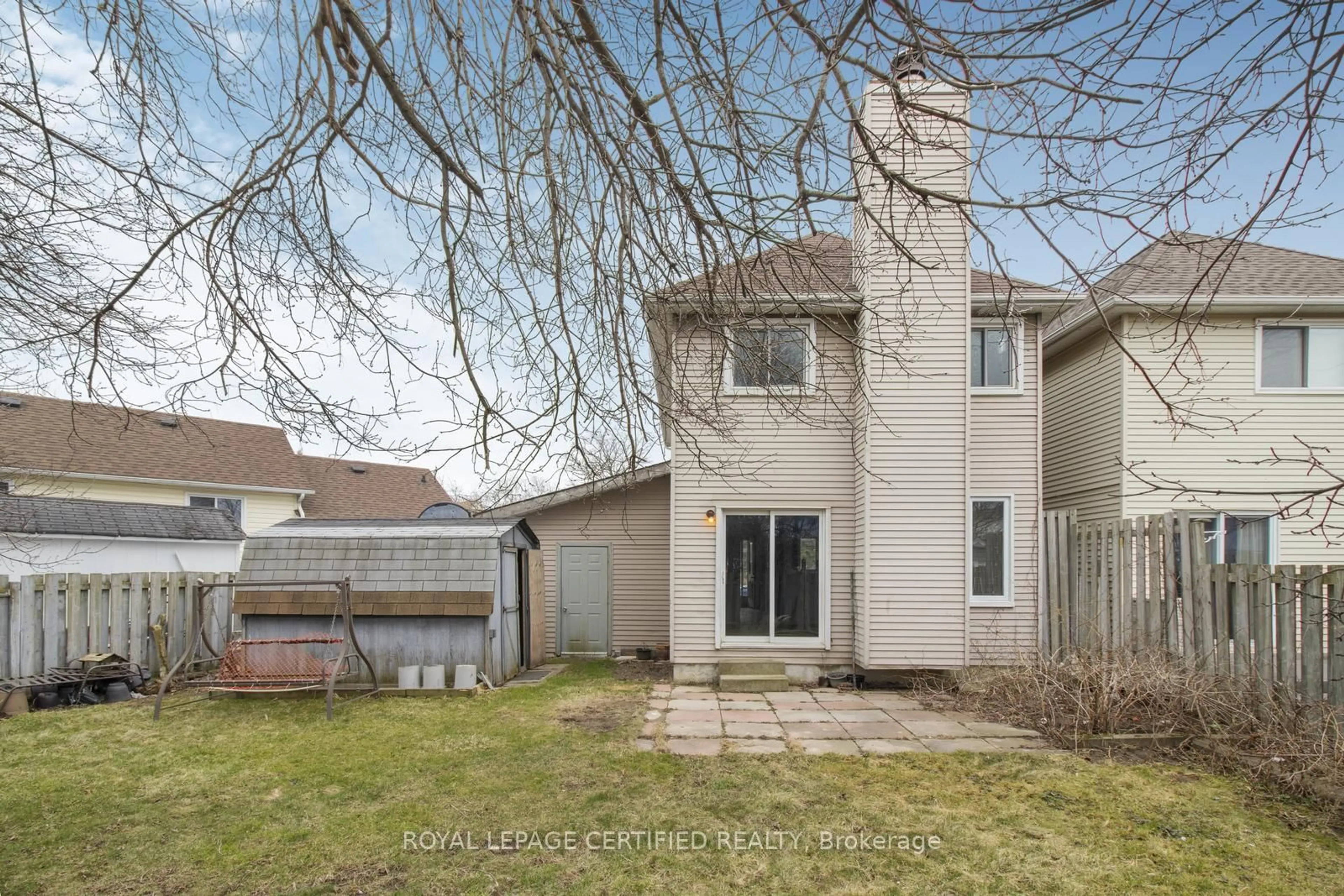 Home with vinyl exterior material, street for 412 Pompano Crt, Oshawa Ontario L1K 1M9
