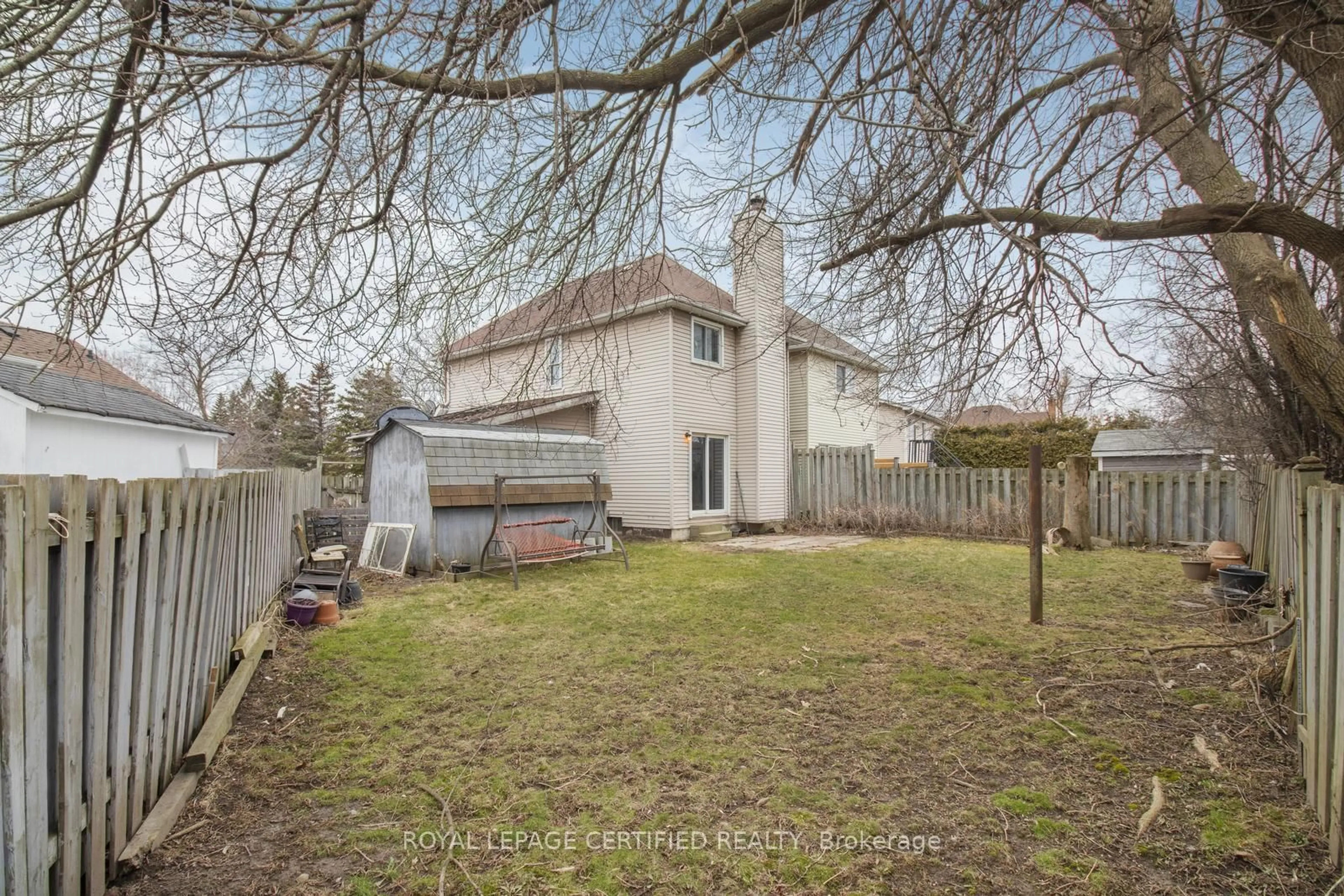 A pic from outside/outdoor area/front of a property/back of a property/a pic from drone, building for 412 Pompano Crt, Oshawa Ontario L1K 1M9