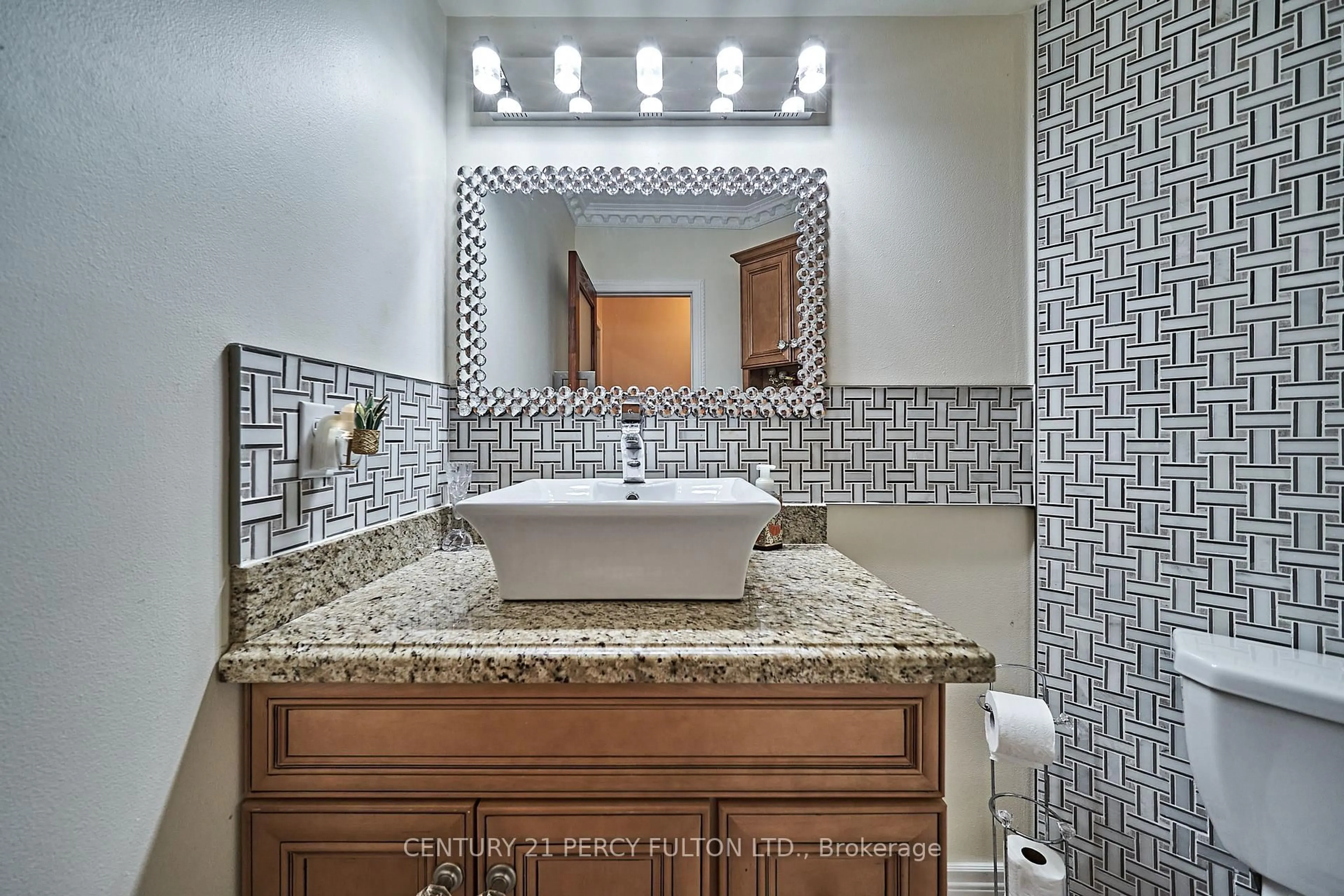 Contemporary bathroom, ceramic/tile floor for 47 Vineyard Ave, Whitby Ontario L1P 1X5