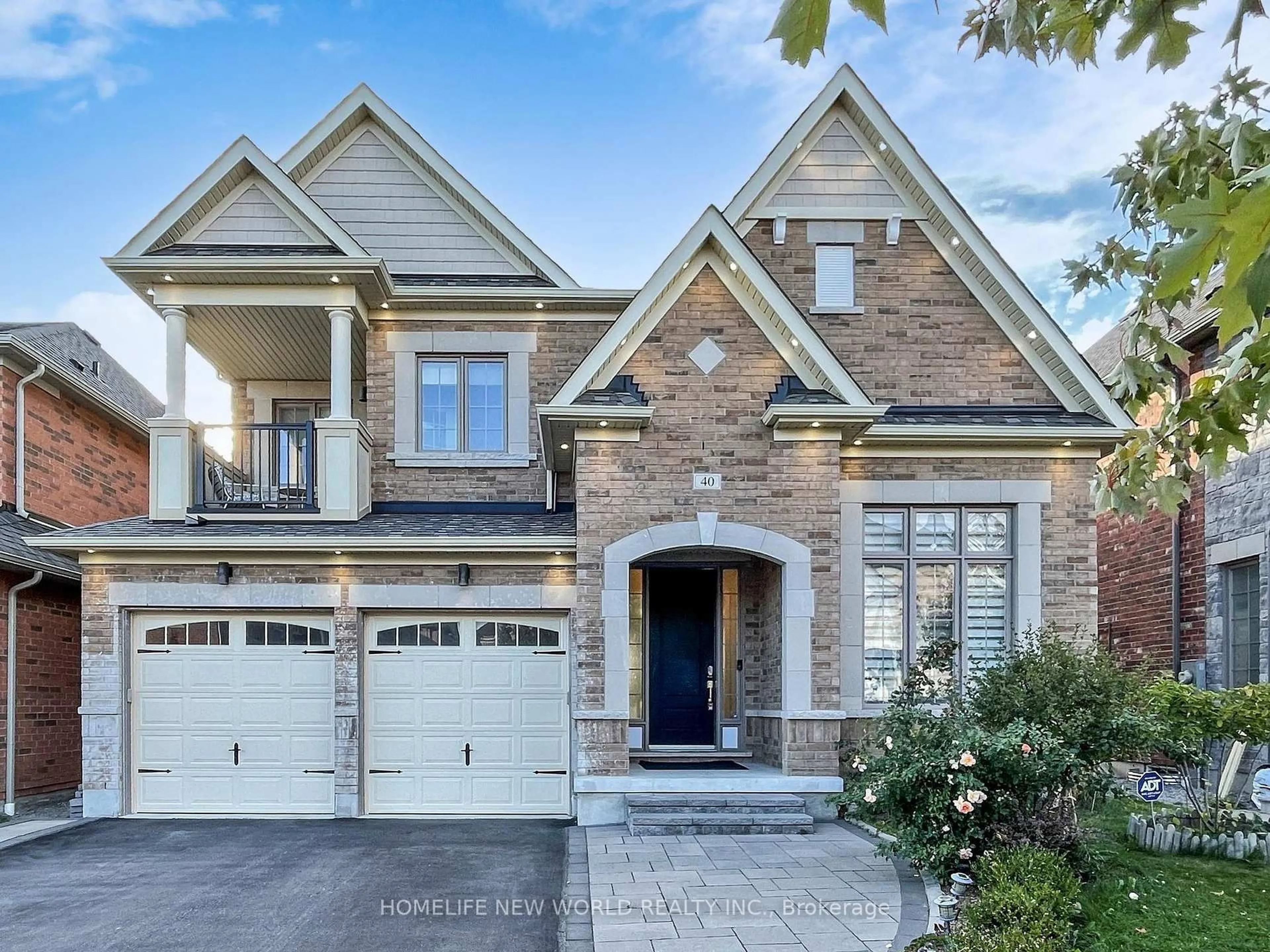 Home with brick exterior material, street for 40 St Ives Cres, Whitby Ontario L1P 0C5