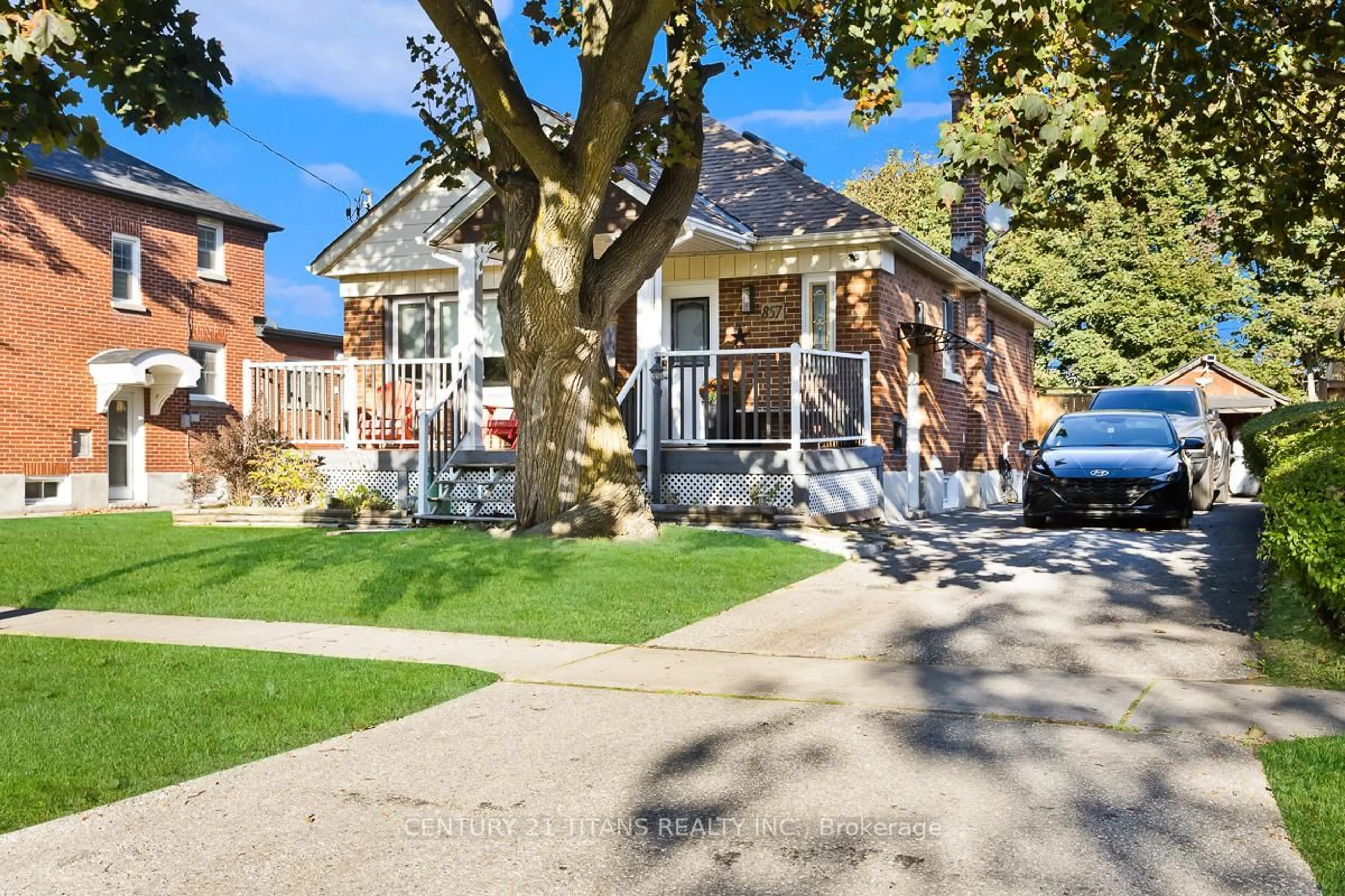 Home with brick exterior material, street for 857 Masson St, Oshawa Ontario L1G 5B1