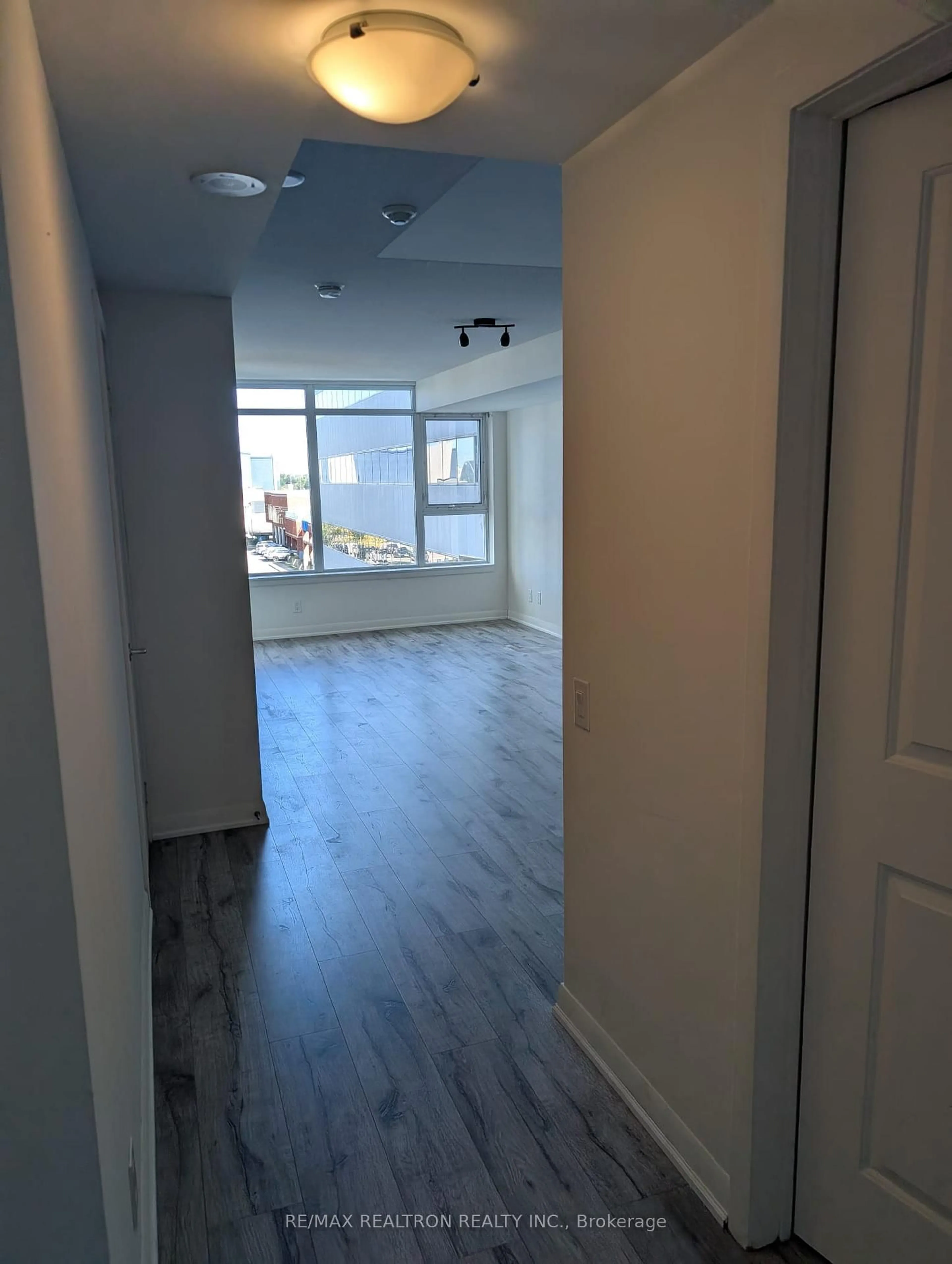 A pic of a room for 25 Town Centre Crt #511, Toronto Ontario M1P 0B4