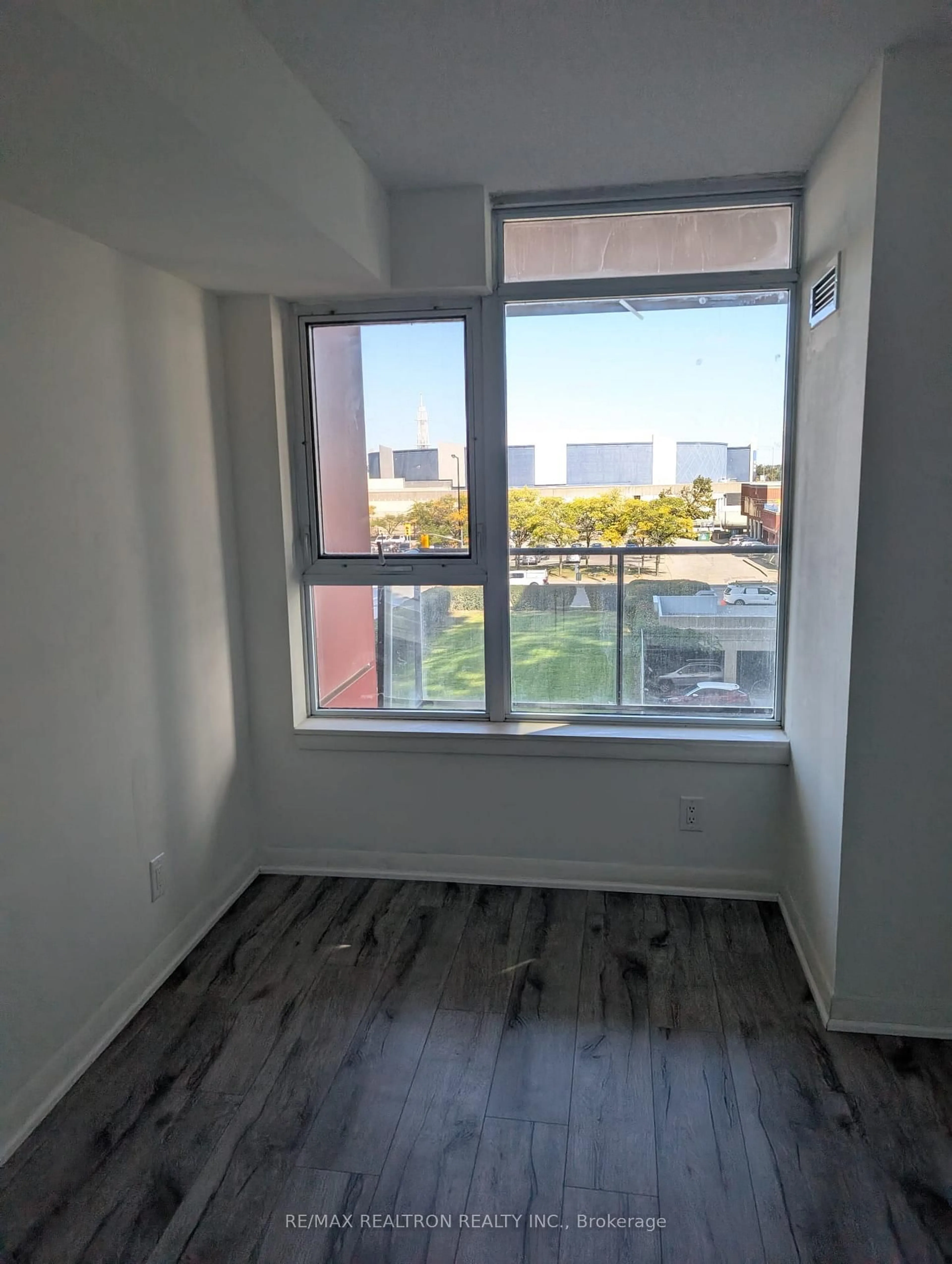 A pic of a room for 25 Town Centre Crt #511, Toronto Ontario M1P 0B4