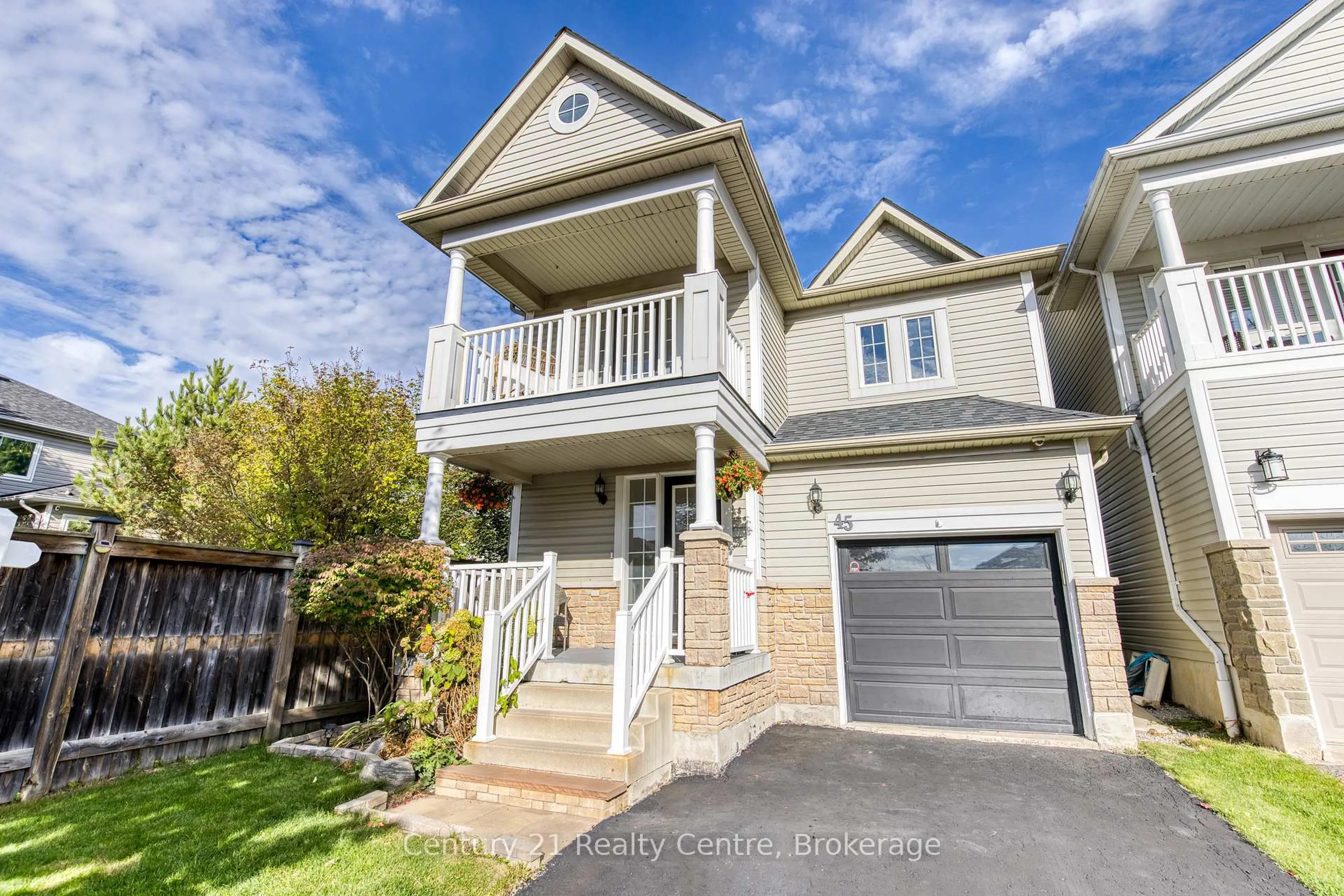 Home with vinyl exterior material, street for 45 Hatch St, Whitby Ontario L1M 2H9