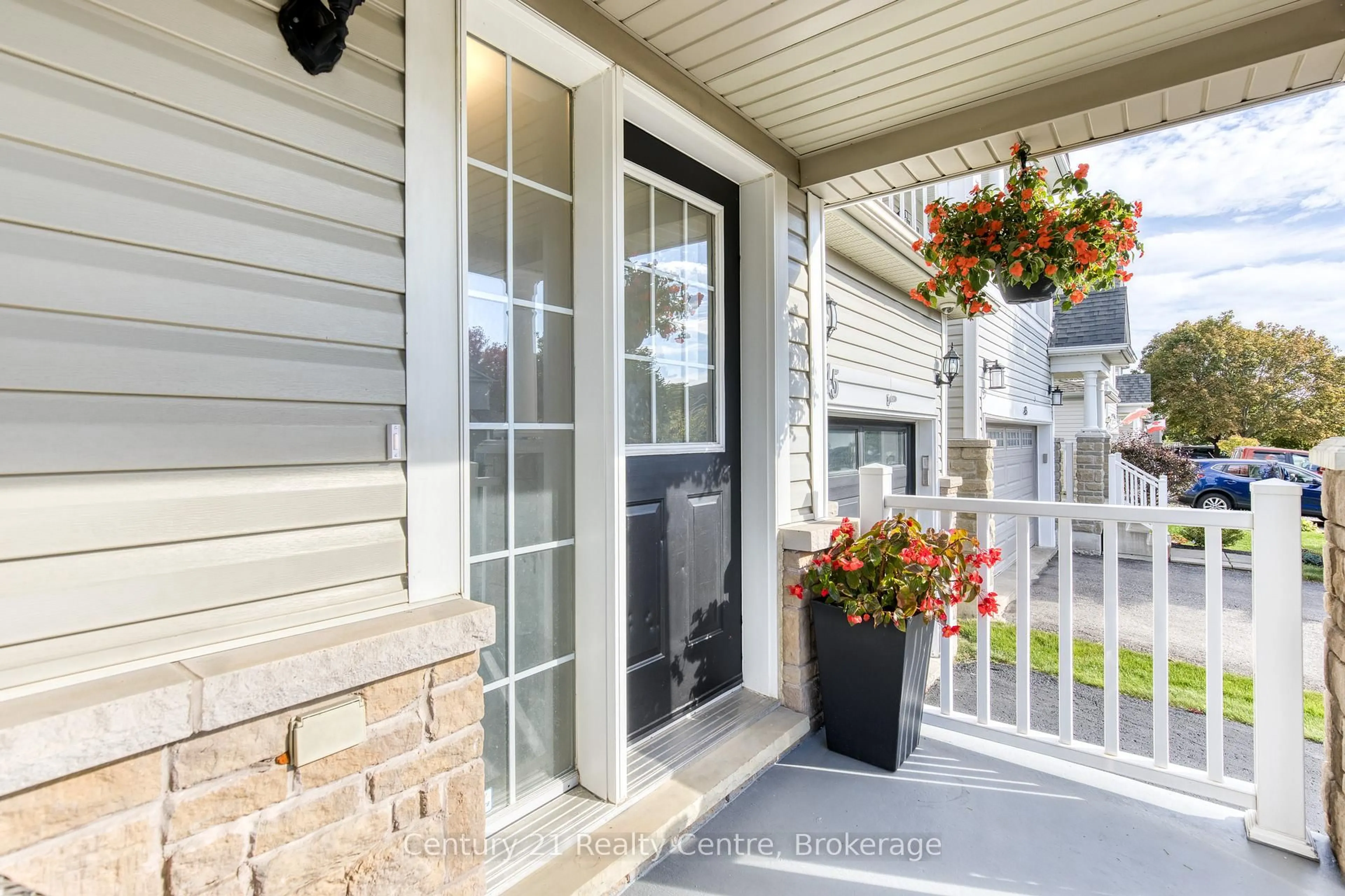 Indoor entryway for 45 Hatch St, Whitby Ontario L1M 2H9