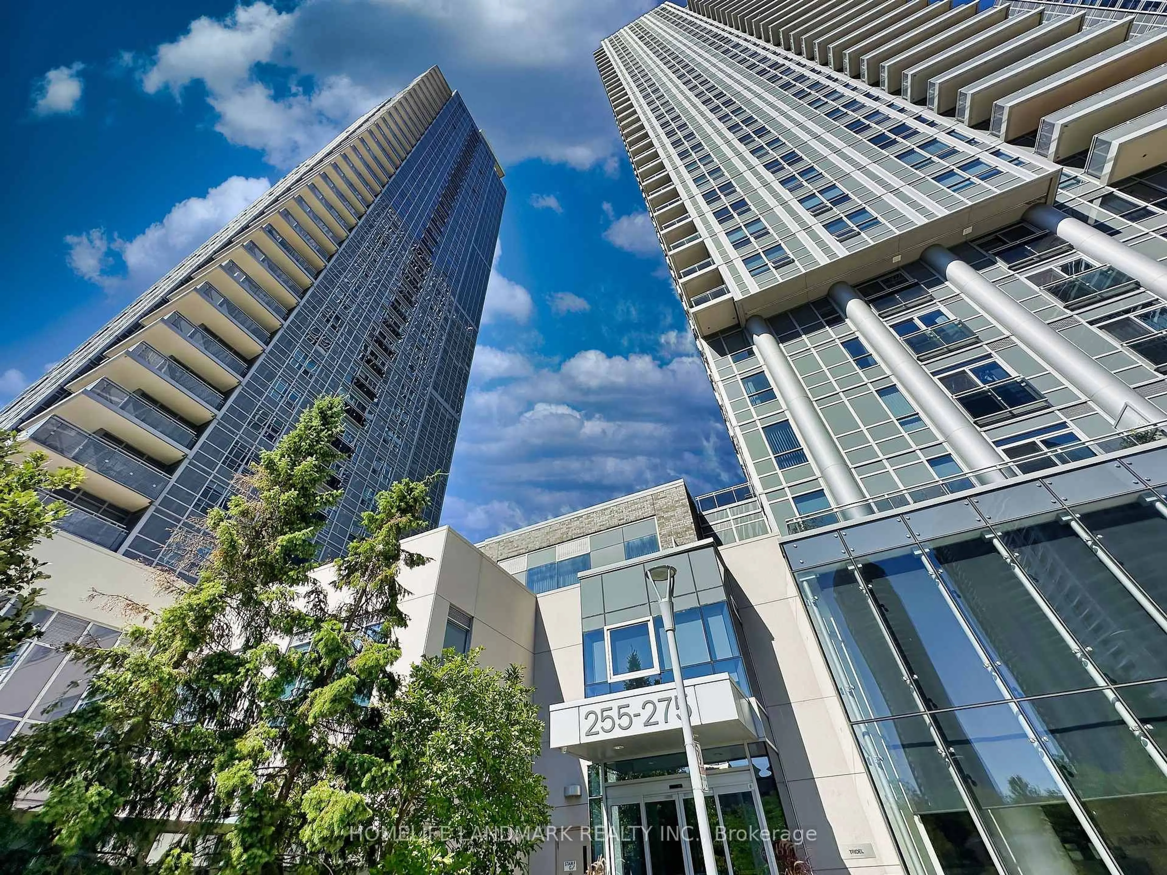 Indoor foyer for 275 Village Green Dr #2324, Toronto Ontario M1S 0L8