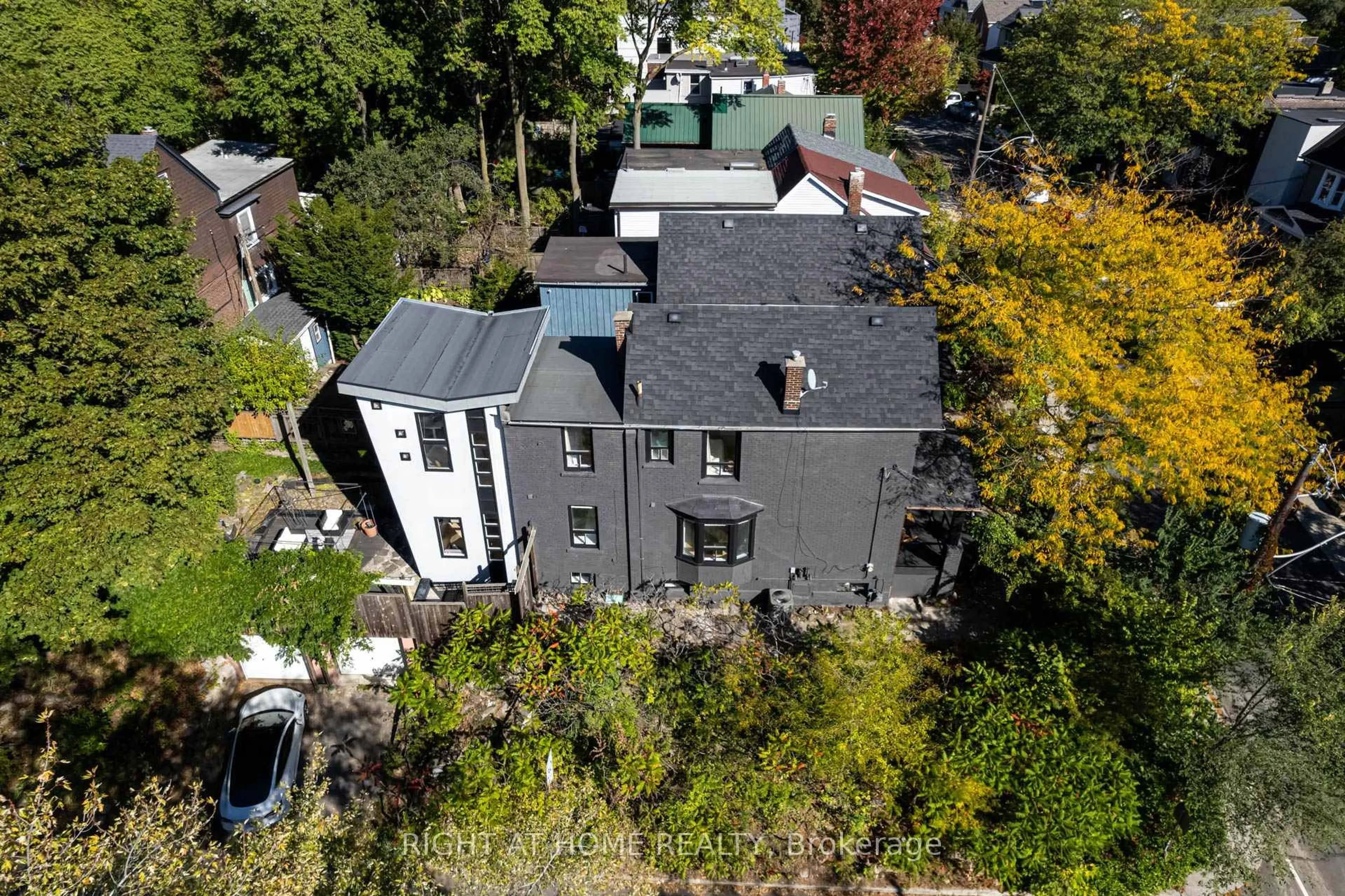 A pic from outside/outdoor area/front of a property/back of a property/a pic from drone, street for 84 Boultbee Ave, Toronto Ontario M4J 1B3