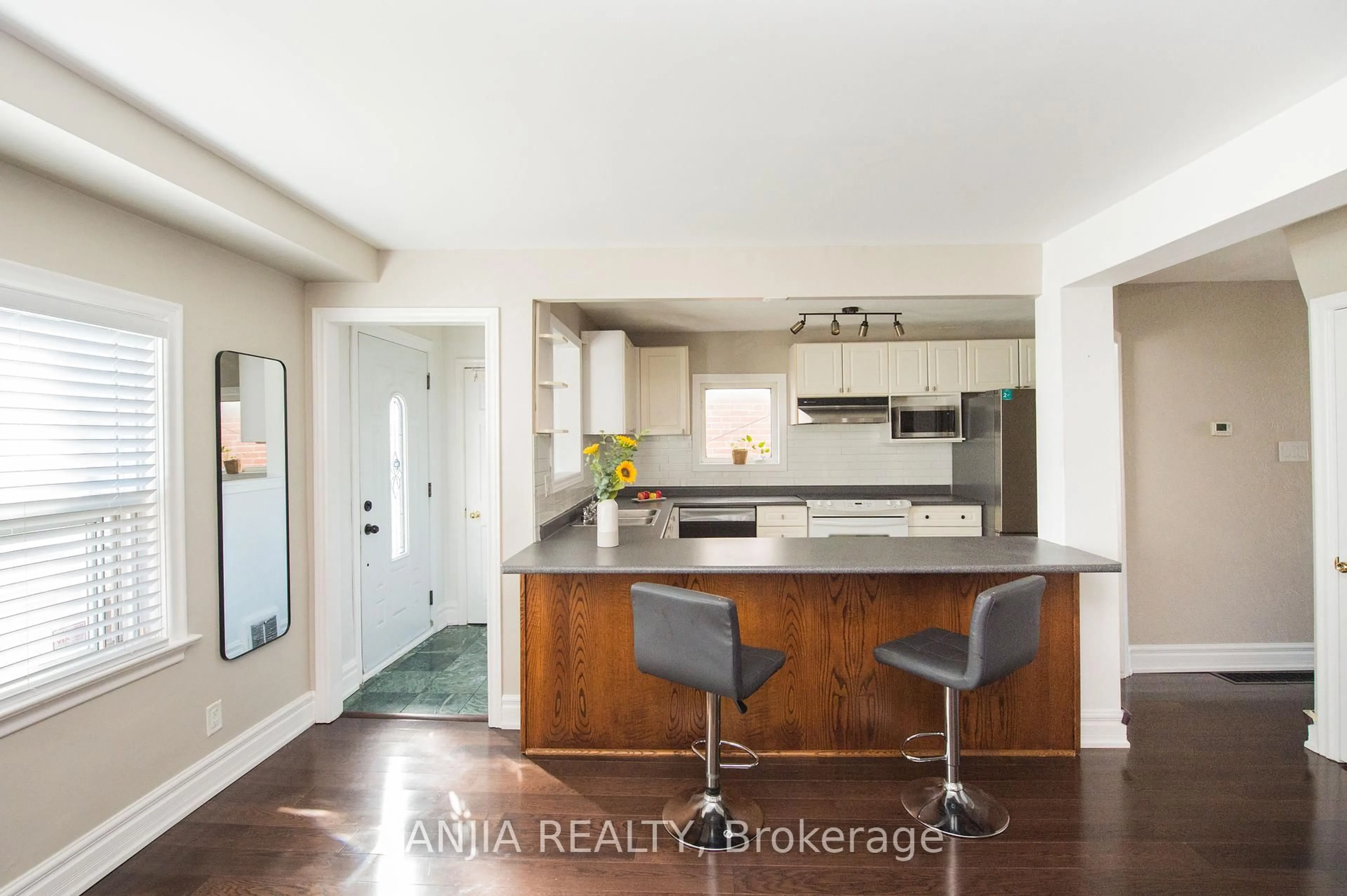 Open concept kitchen, ceramic/tile floor for 76 Adair Rd, Toronto Ontario M4B 1V7