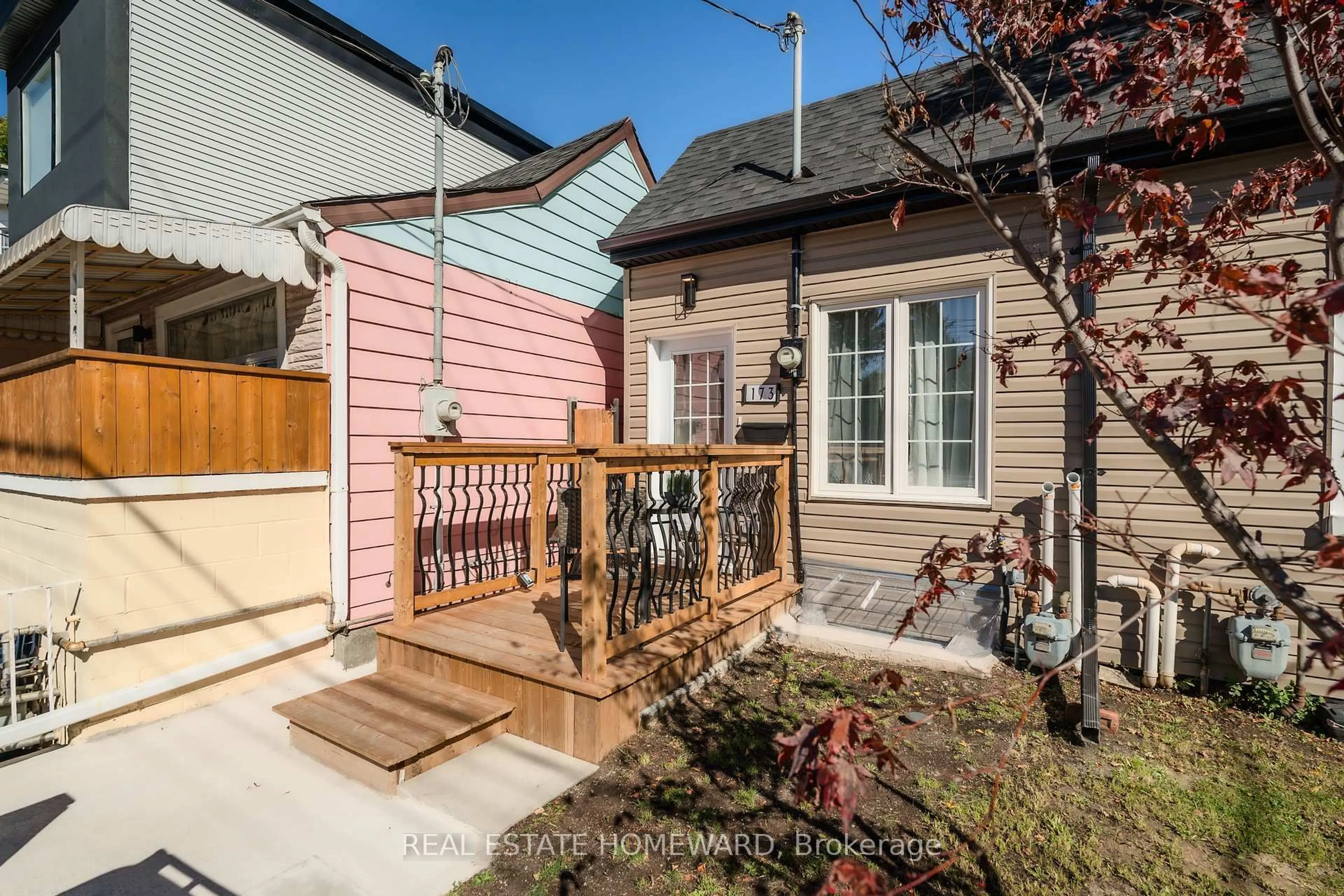 A pic from outside/outdoor area/front of a property/back of a property/a pic from drone, street for 173 Coxwell Ave, Toronto Ontario M4L 3B4