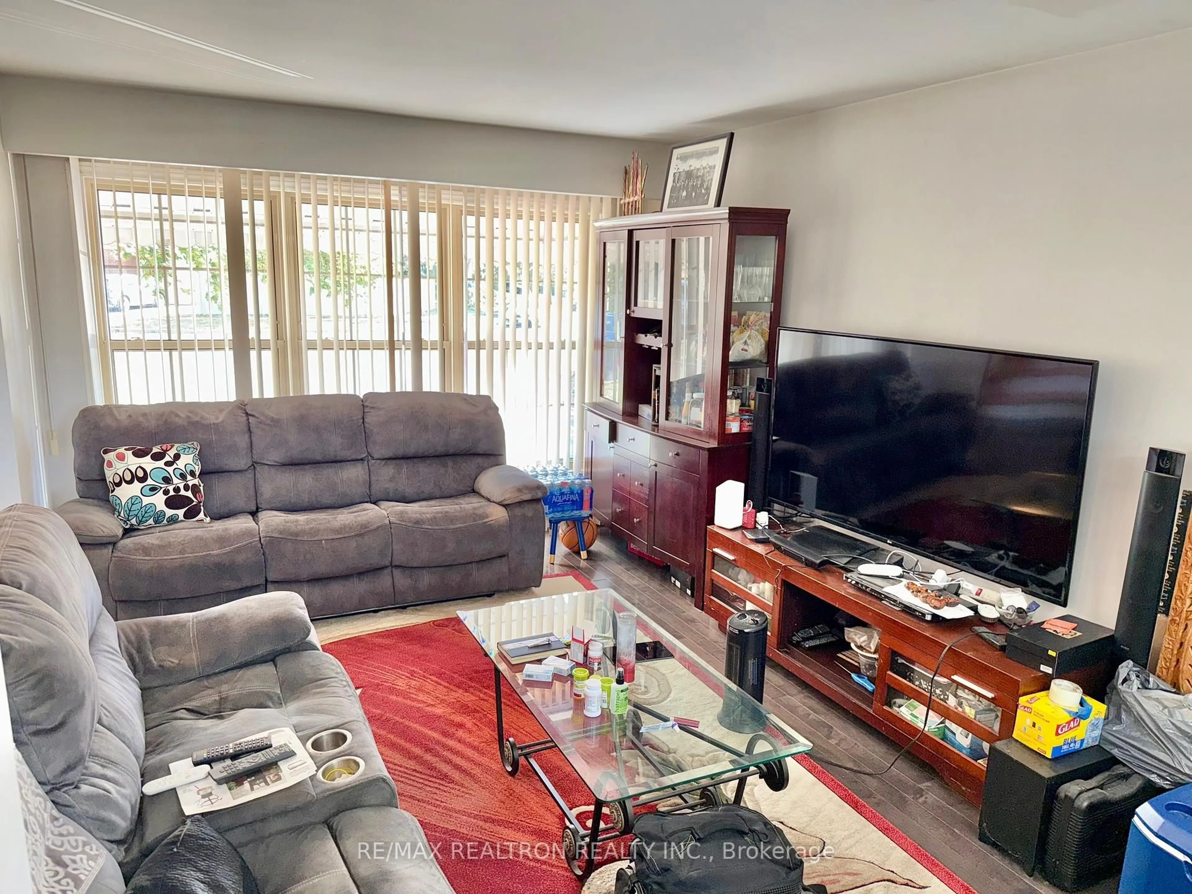 Living room with furniture, unknown for 22 Montavista St, Toronto Ontario M1G 3C2