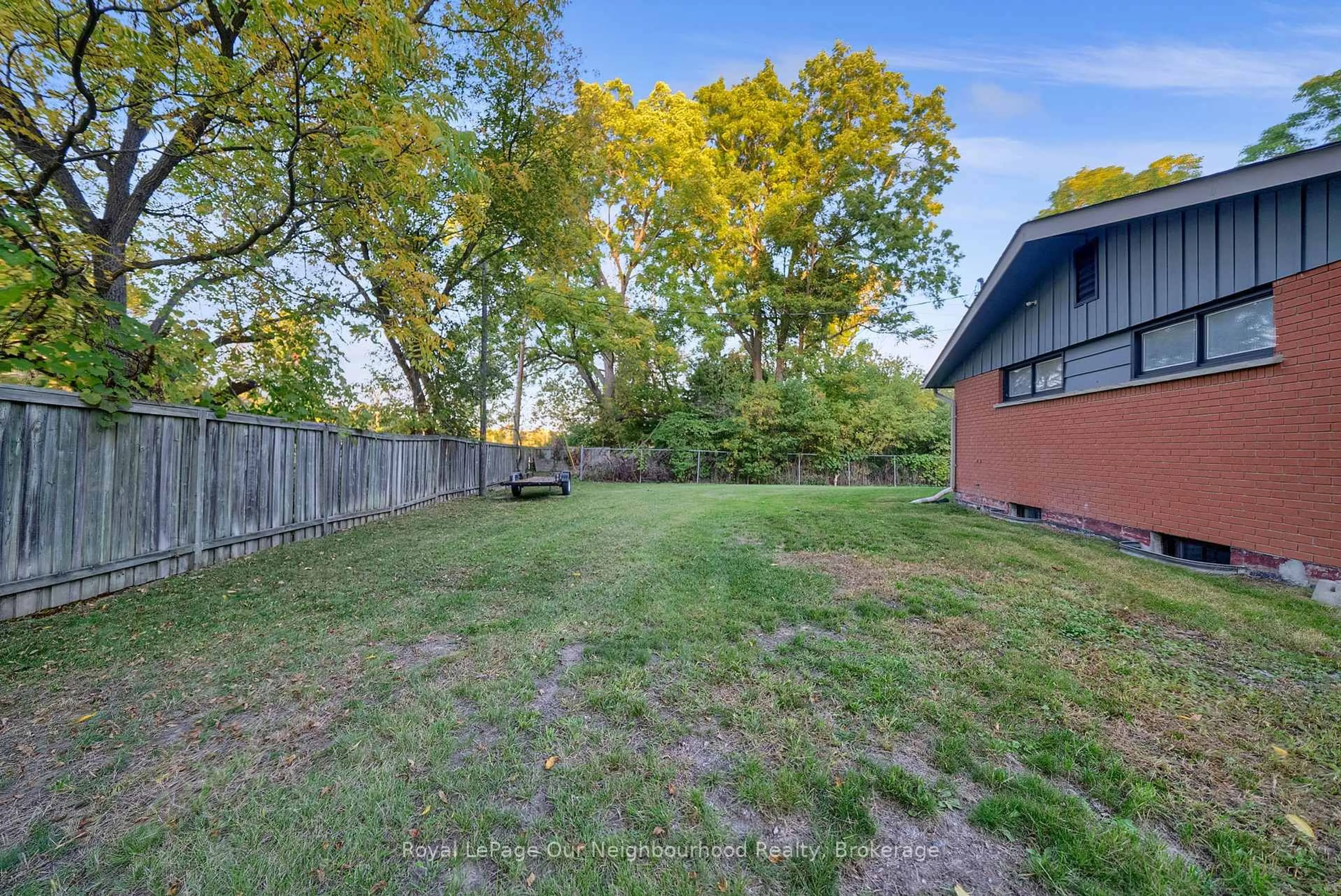 Patio, unknown for 1539 Finch Ave, Pickering Ontario L1V 1K2