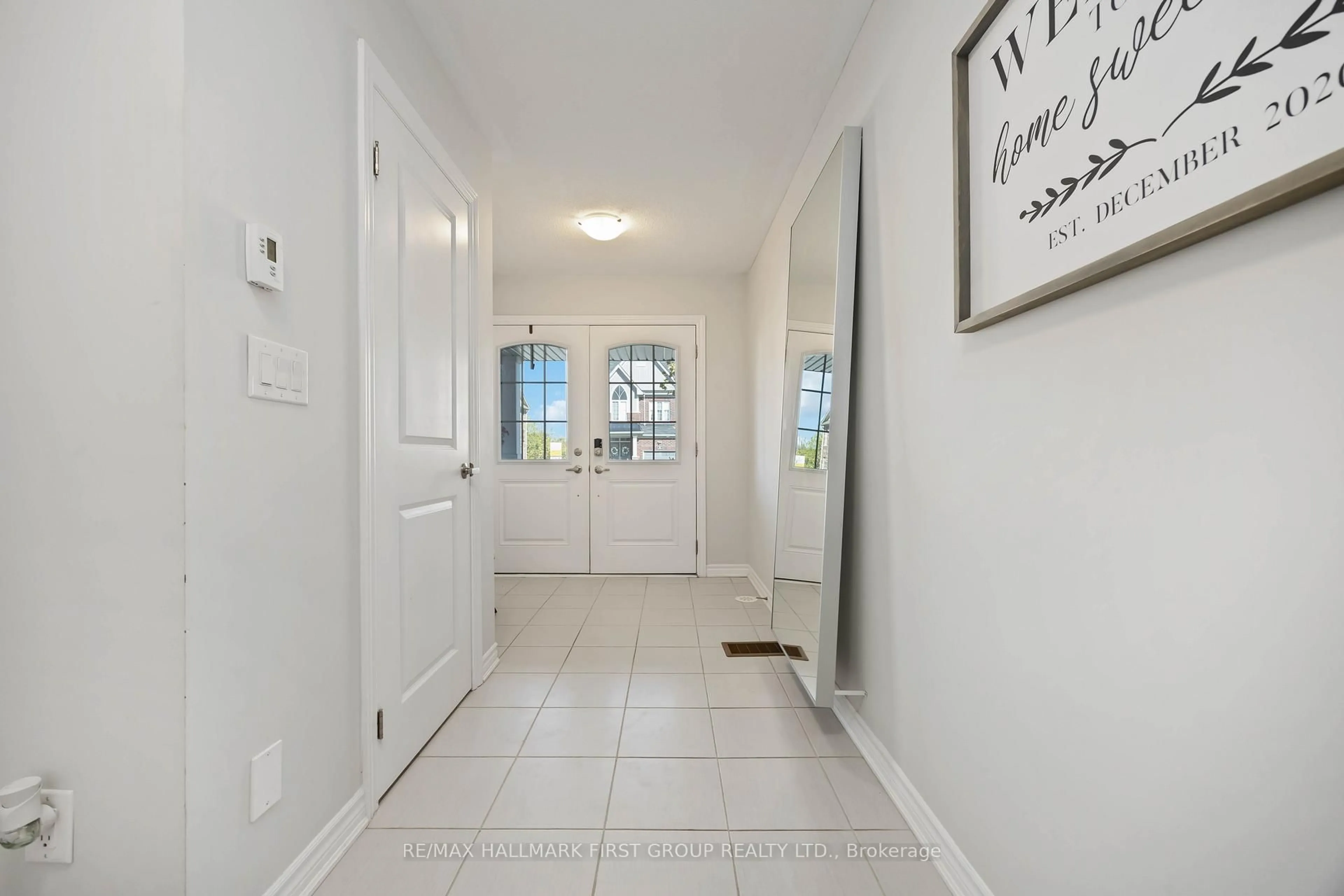 Indoor entryway for 81 Sutcliffe Dr, Whitby Ontario L1R 0R4