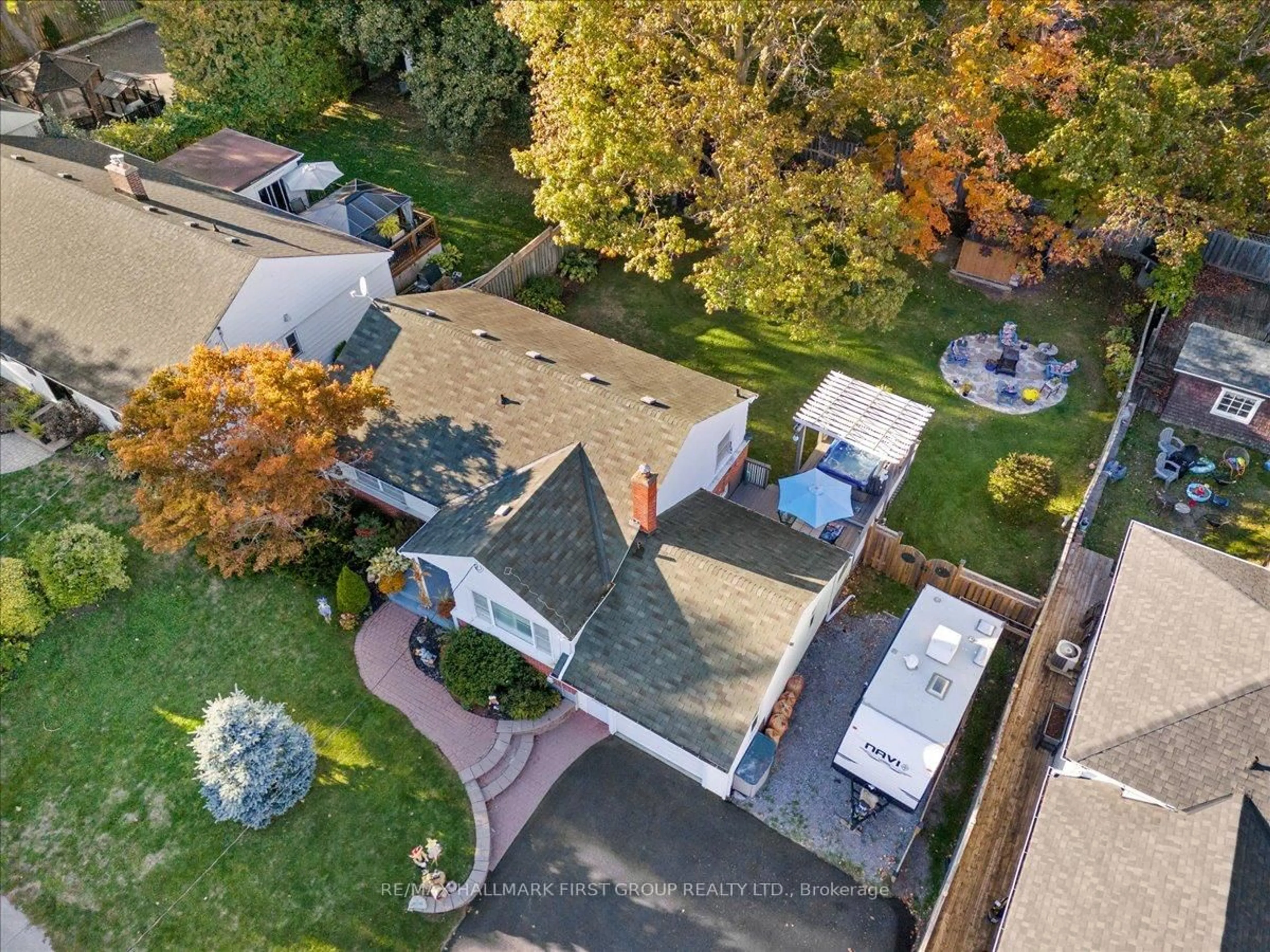 A pic from outside/outdoor area/front of a property/back of a property/a pic from drone, street for 8 Concession St, Clarington Ontario L1C 1Y1