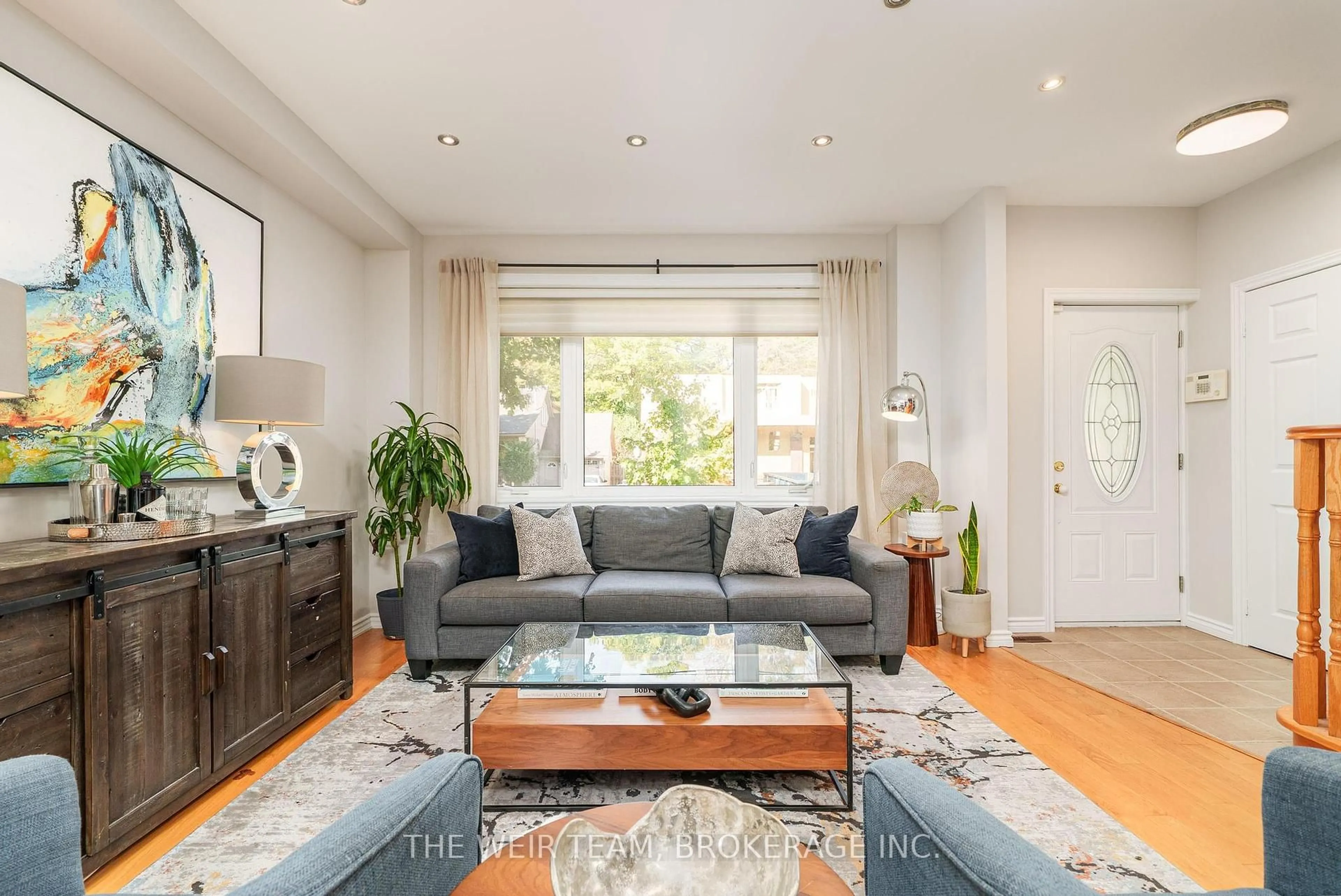 Living room with furniture, unknown for 157 Ferris Rd, Toronto Ontario M4B 1G7