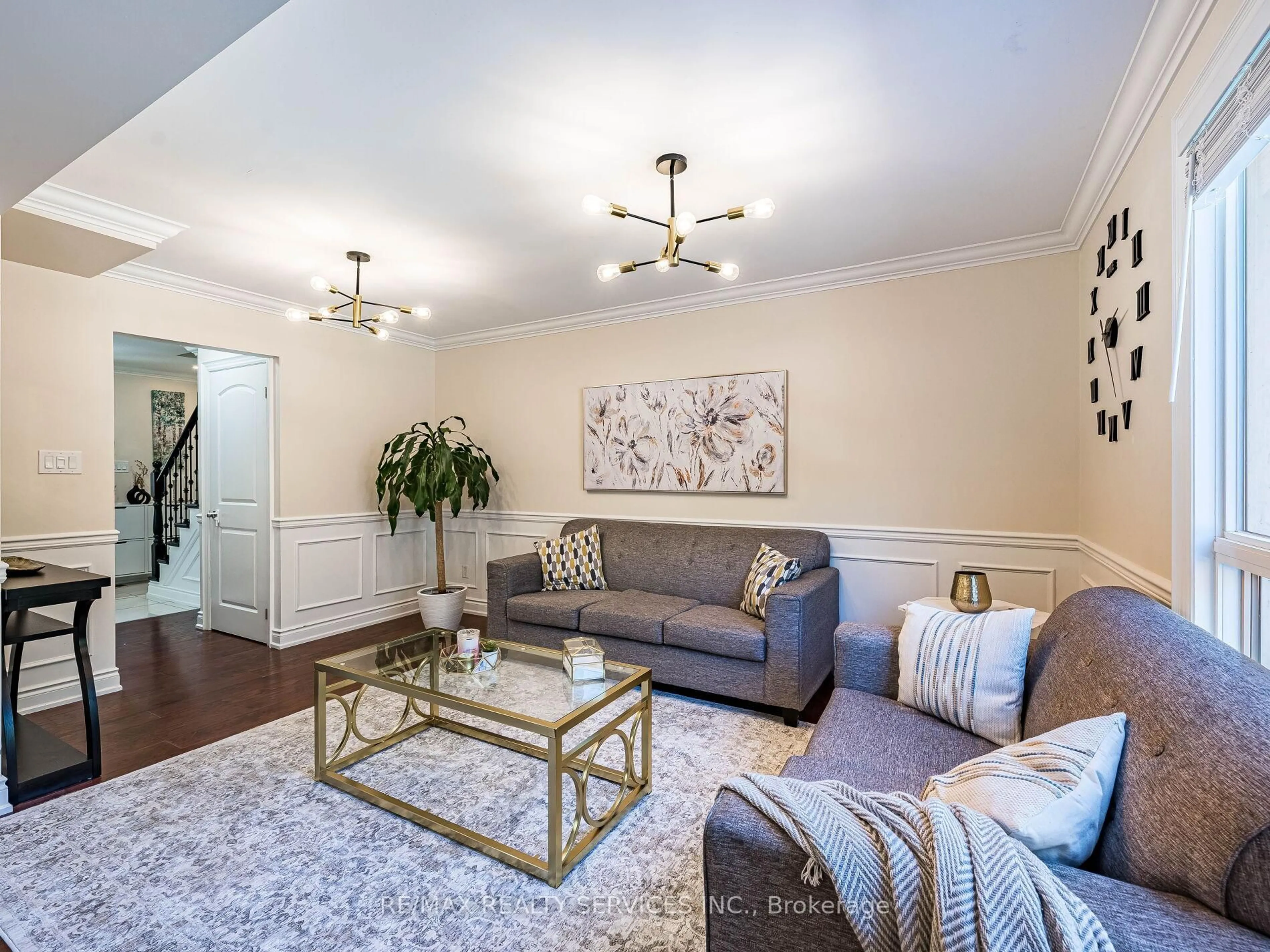 Living room with furniture, unknown for 312 Killarney Crt, Oshawa Ontario L1J 6C7