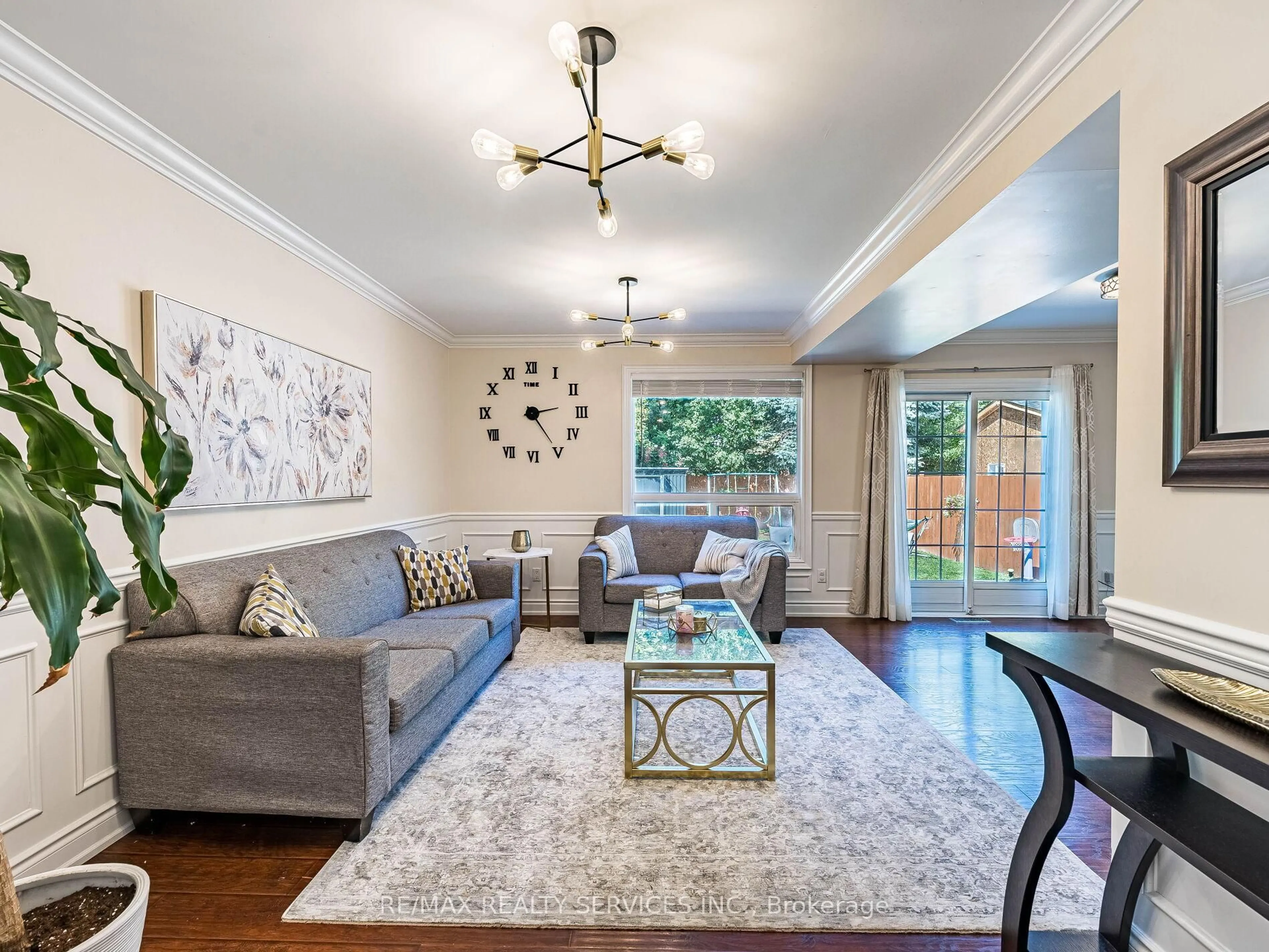 Living room with furniture, unknown for 312 Killarney Crt, Oshawa Ontario L1J 6C7