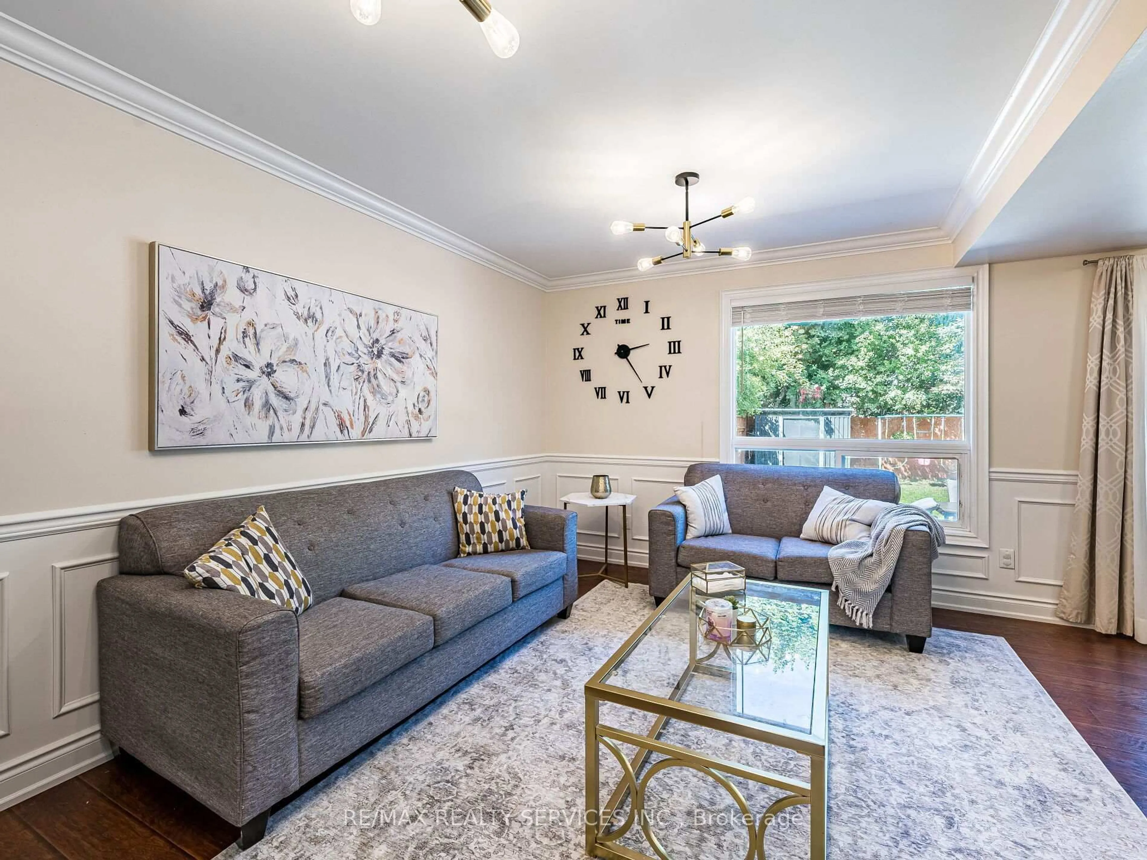 Living room with furniture, unknown for 312 Killarney Crt, Oshawa Ontario L1J 6C7