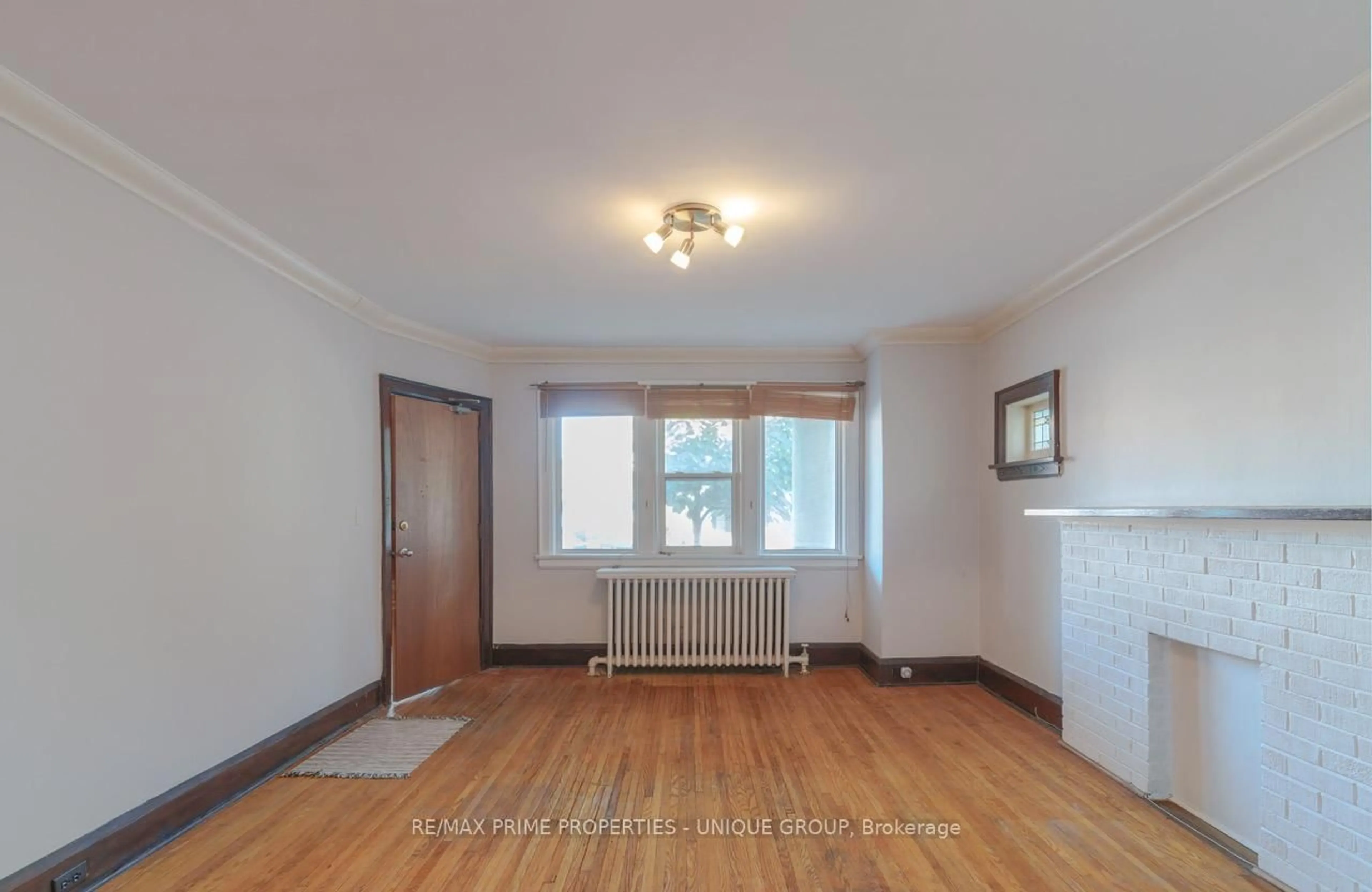 A pic of a room for 1 Bonfield Ave, Toronto Ontario M4E 1B9