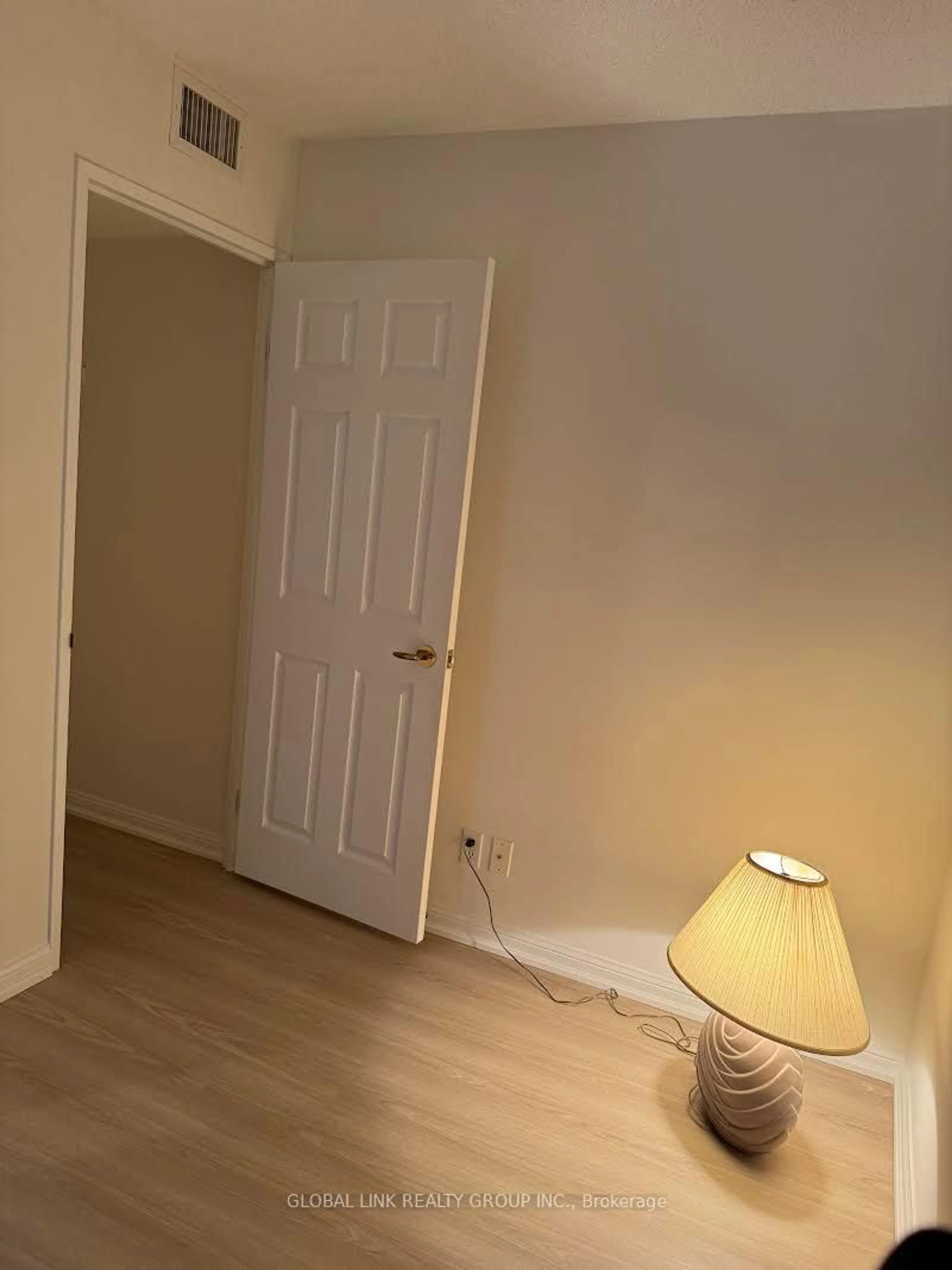 A pic of a room for 1 Lee Centre Dr #315, Toronto Ontario M1H 3J2